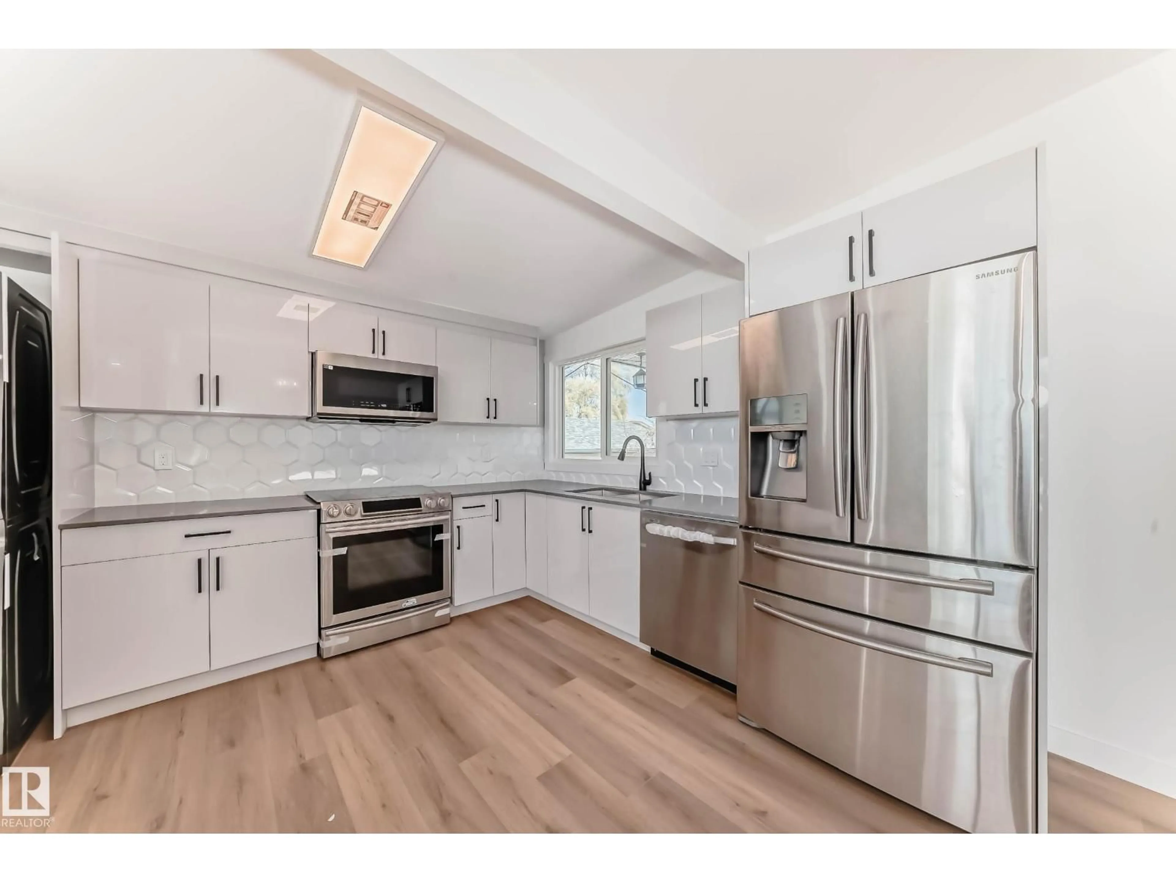 Open concept kitchen, unknown for 7220 152A AVE, Edmonton Alberta T5C2Z4