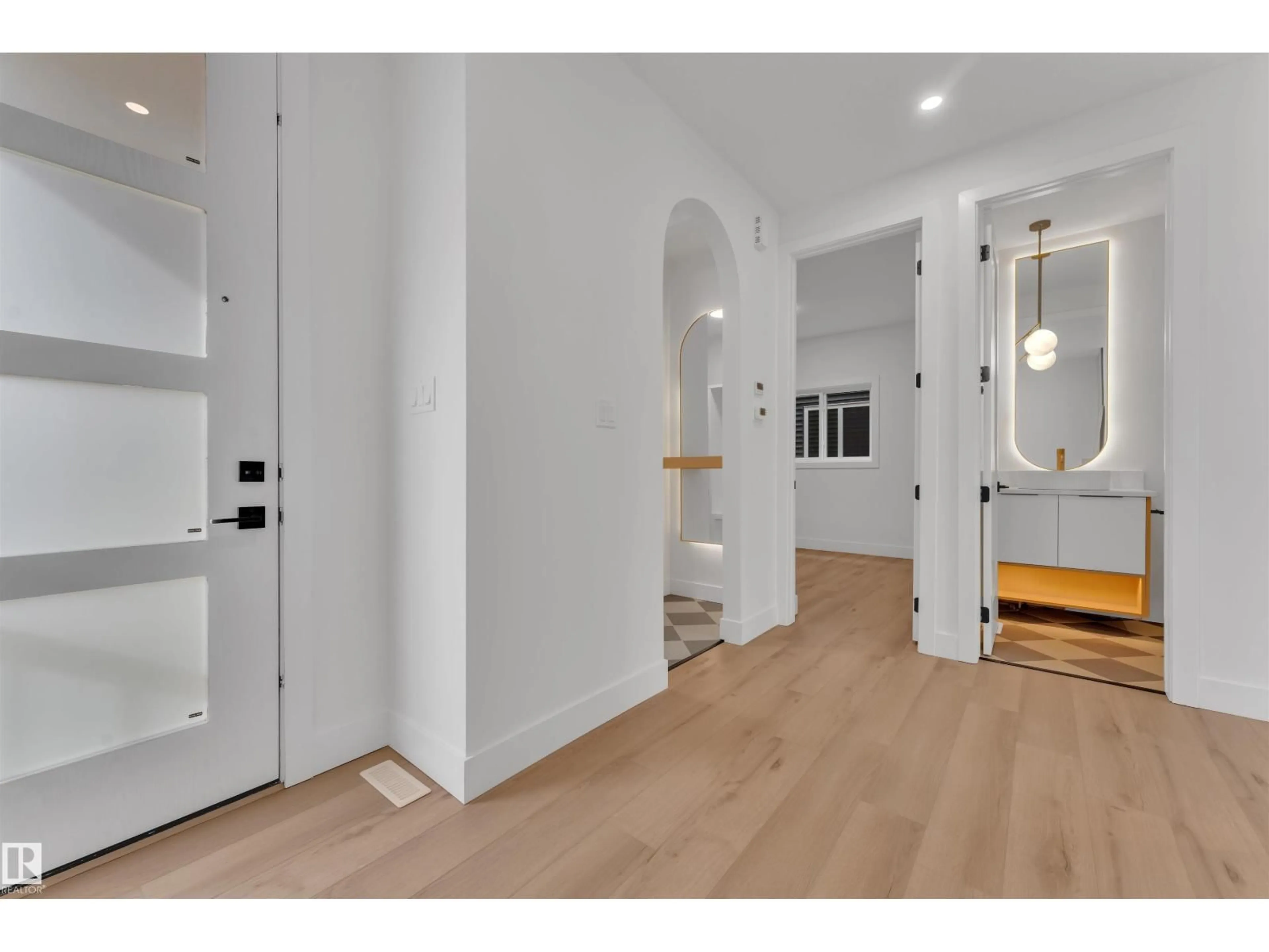 Indoor entryway for 2408 1 AVE SW, Edmonton Alberta T6X3E2