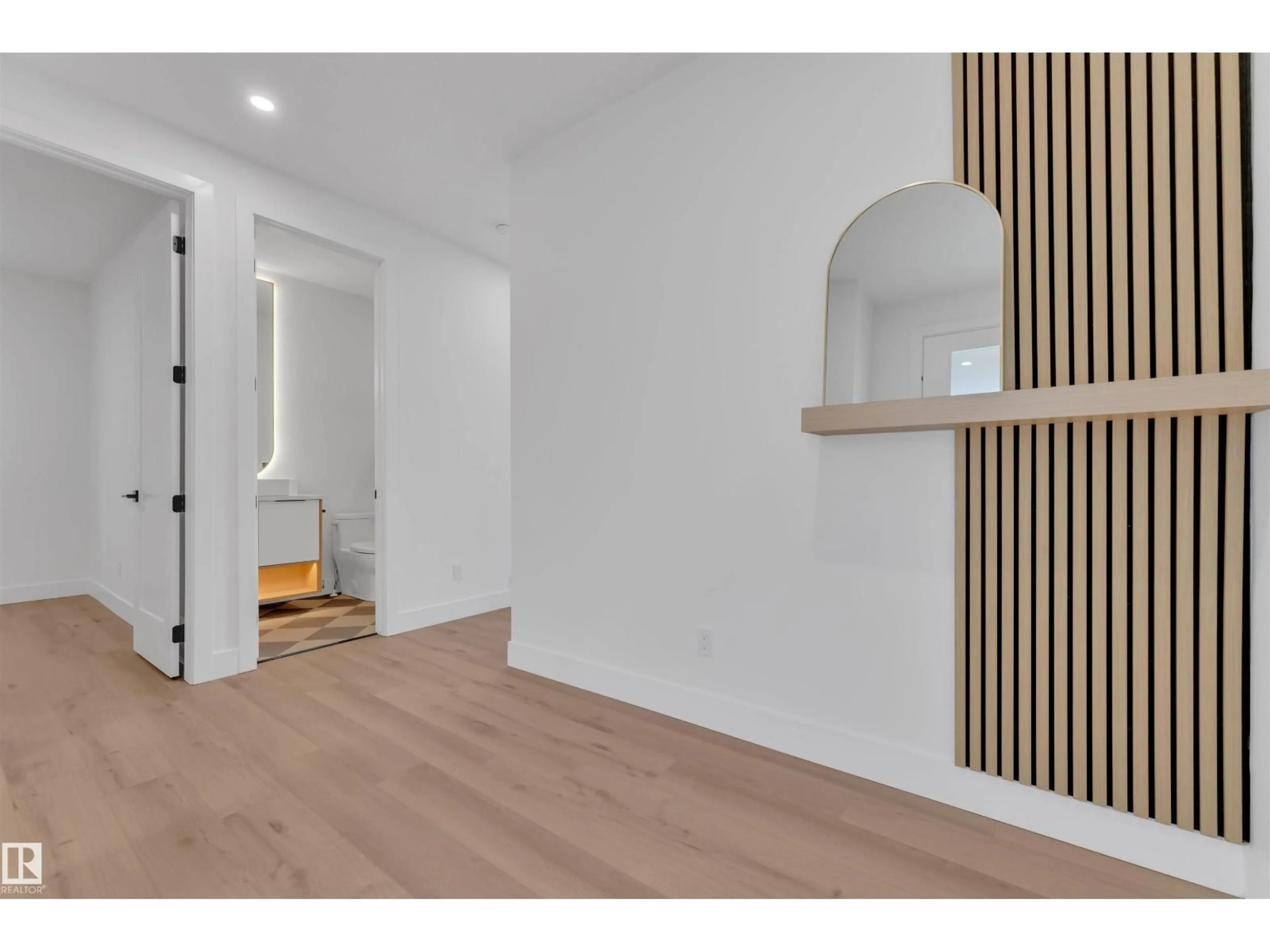 Indoor entryway for 2408 1 AVE SW, Edmonton Alberta T6X3E2