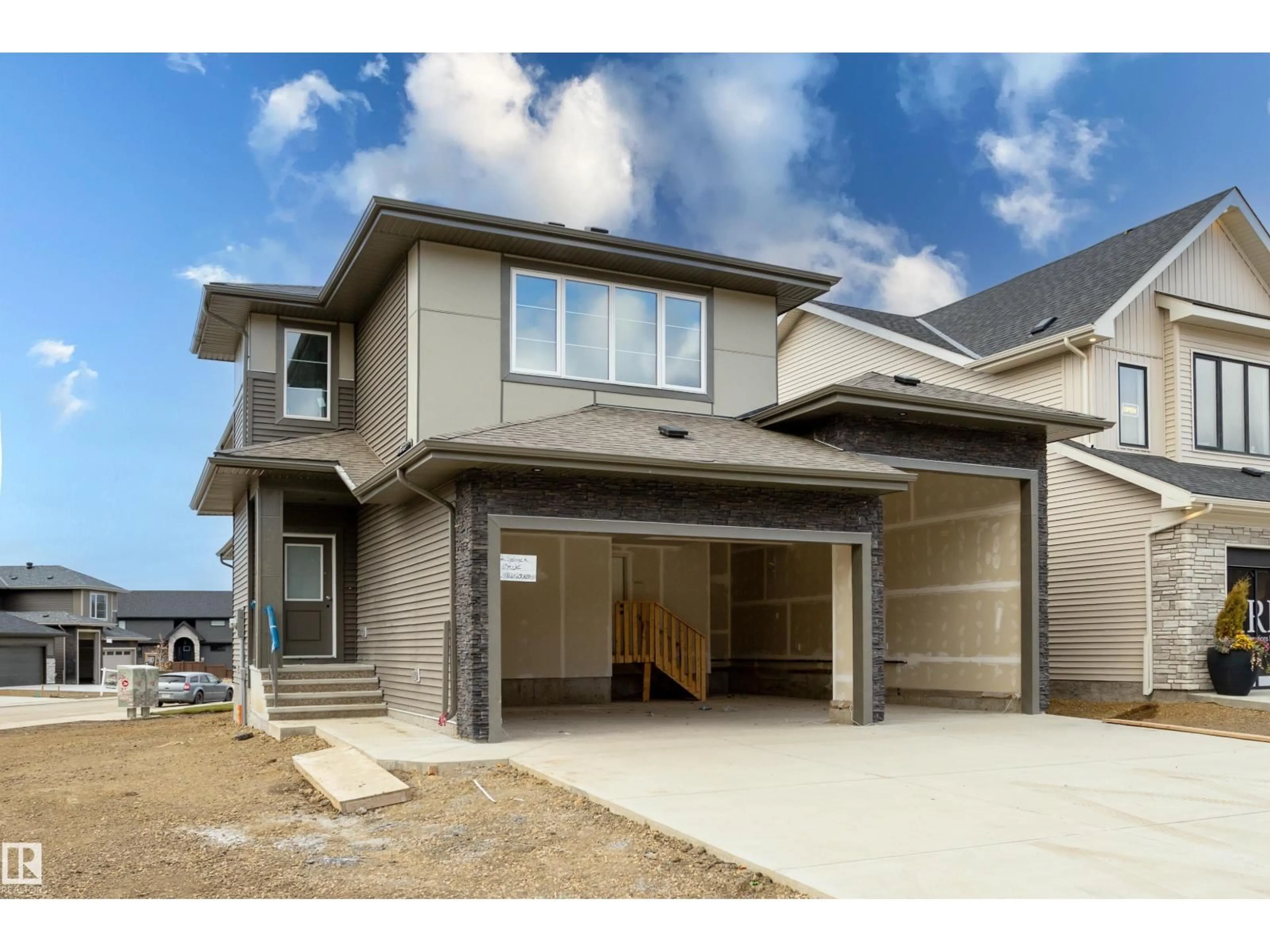 Home with vinyl exterior material, street for 22 SYDWYCK CI, Spruce Grove Alberta T7X4C9