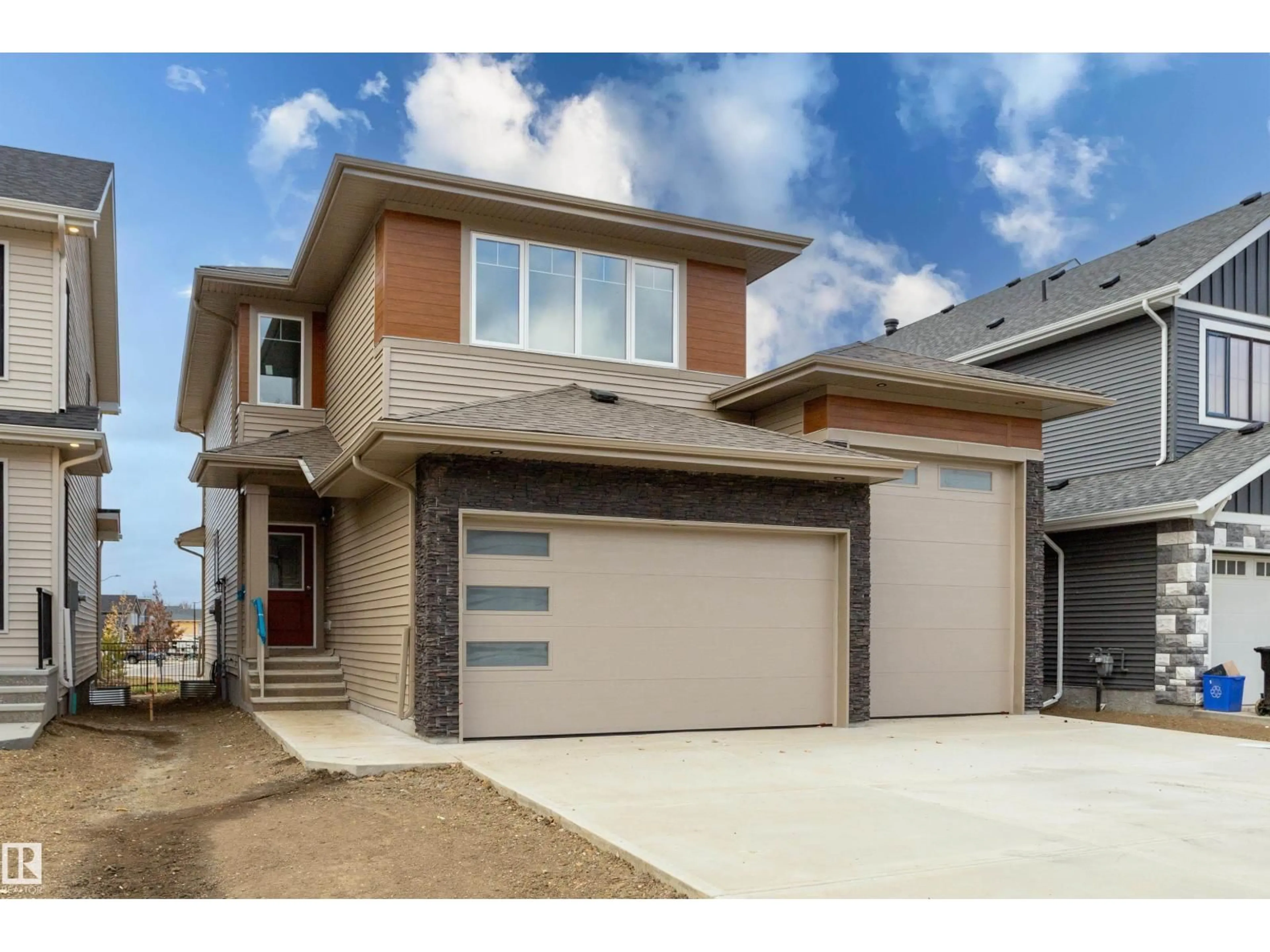 Home with vinyl exterior material, street for 26 SYDWYCK CI, Spruce Grove Alberta T7X4C9