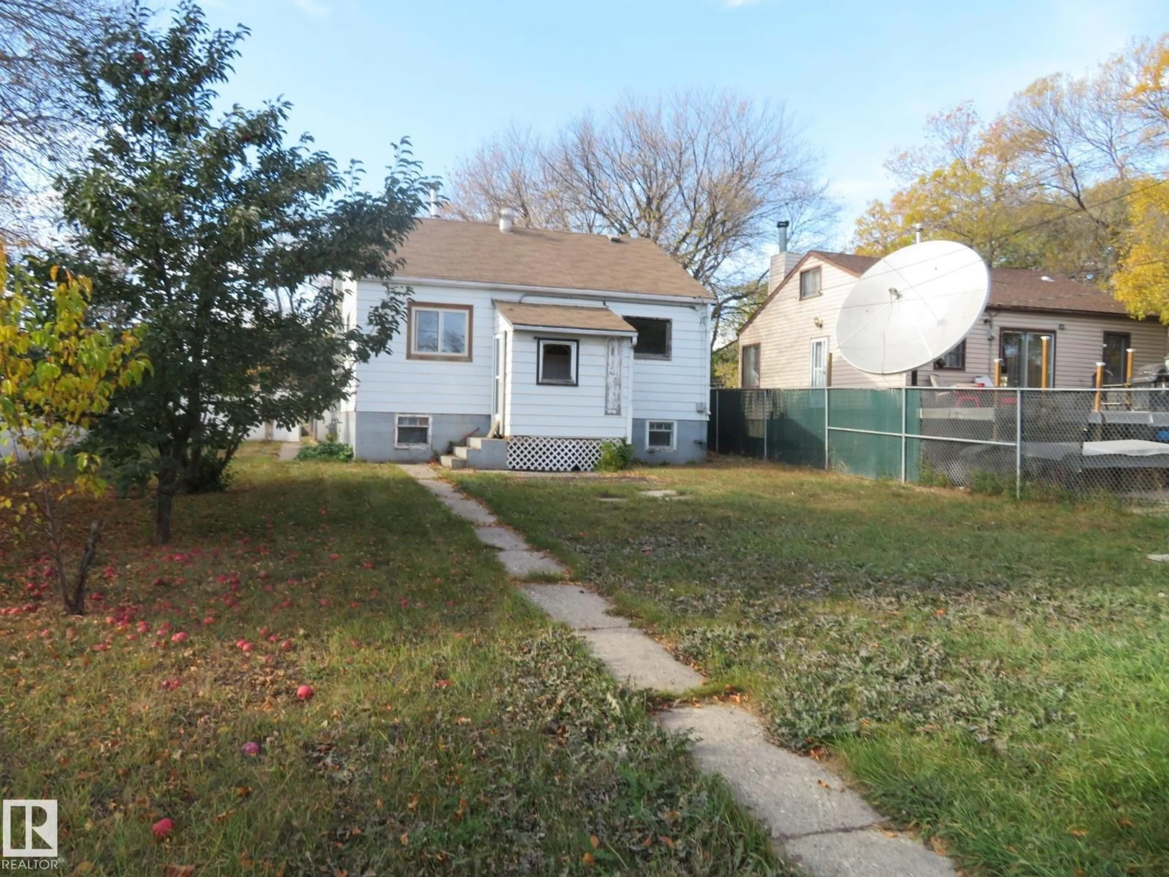 A pic from outside/outdoor area/front of a property/back of a property/a pic from drone, street for NW - 12337 87 ST, Edmonton Alberta T5B3P1