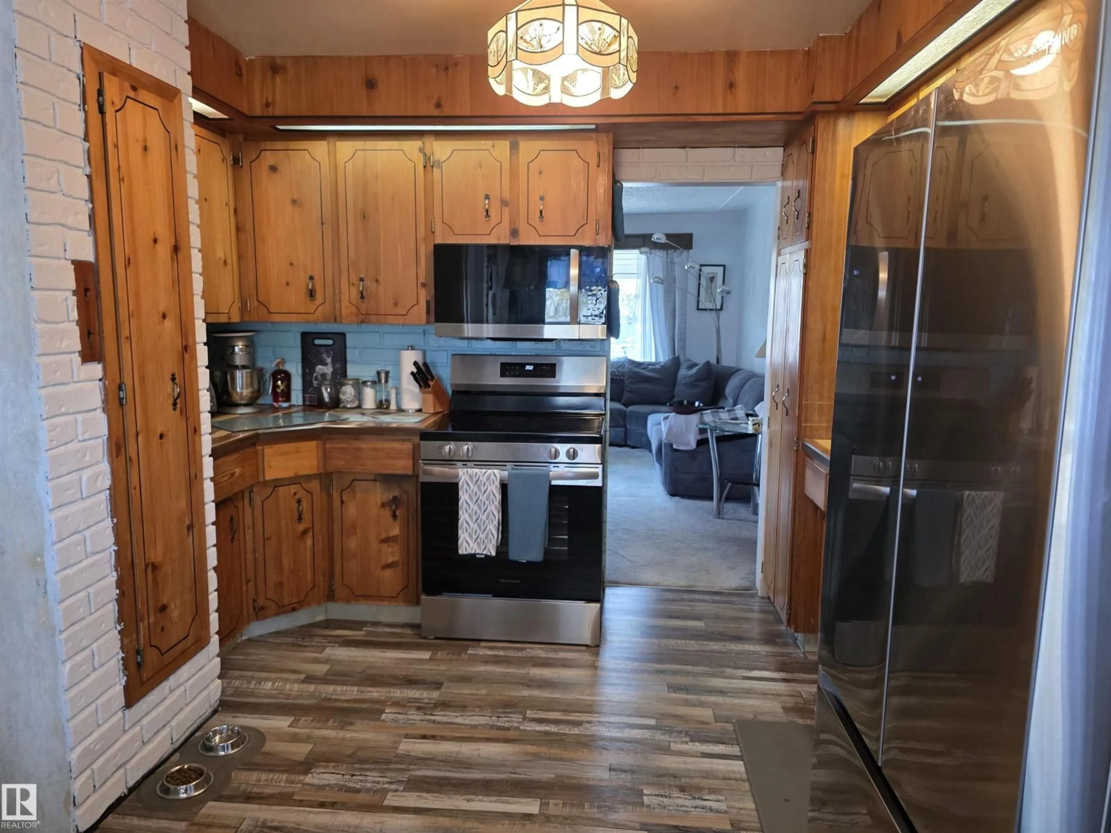Open concept kitchen, unknown for 10009 104 ST, Morinville Alberta T8R1A5