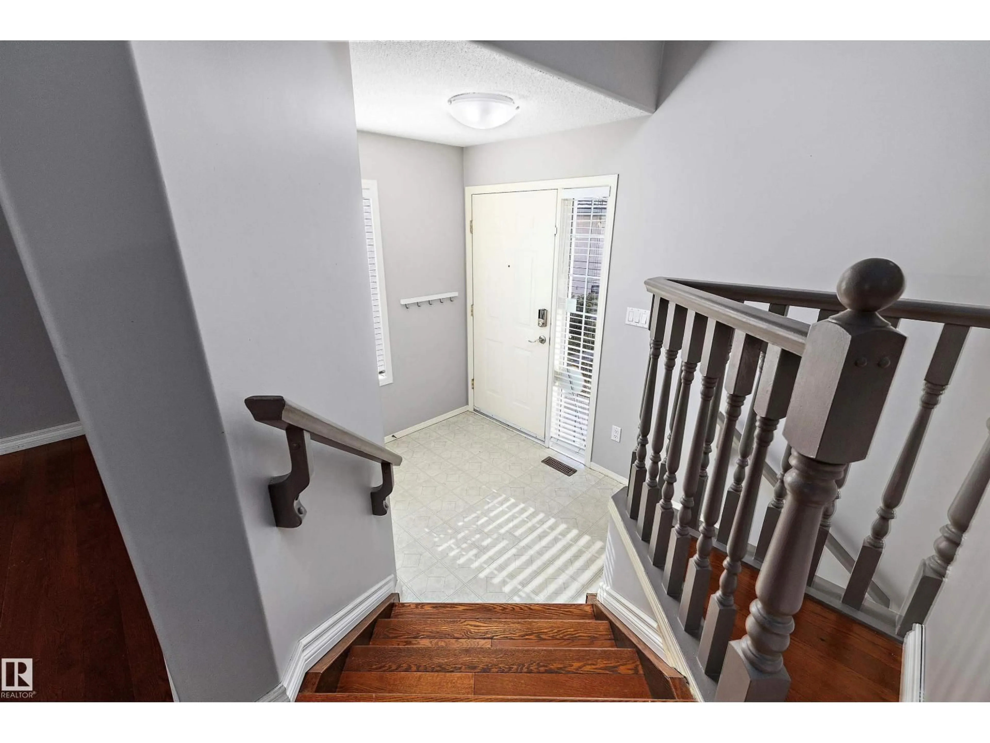 Indoor entryway for 215 - 123 BLACKBURN DRIVE, Edmonton Alberta T6W1B9