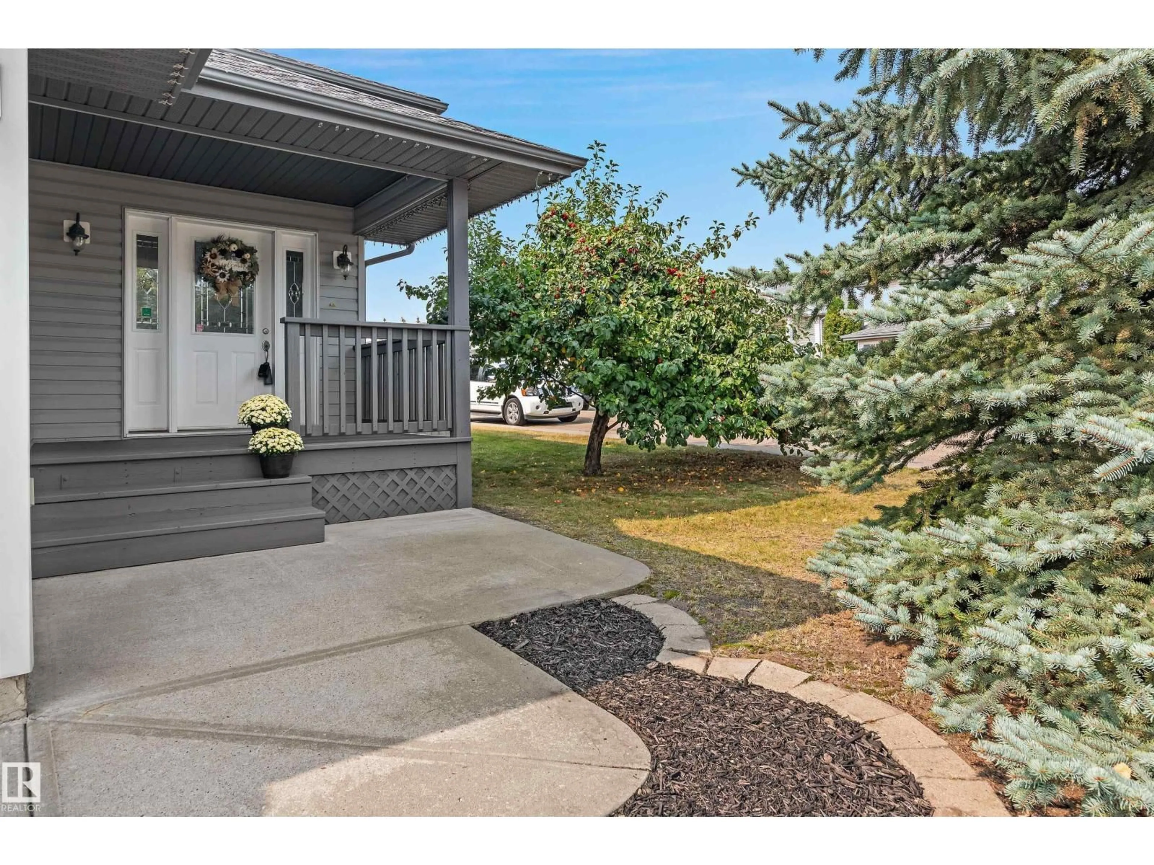 Unknown for NW - 15216 49 ST, Edmonton Alberta T5Y3C1