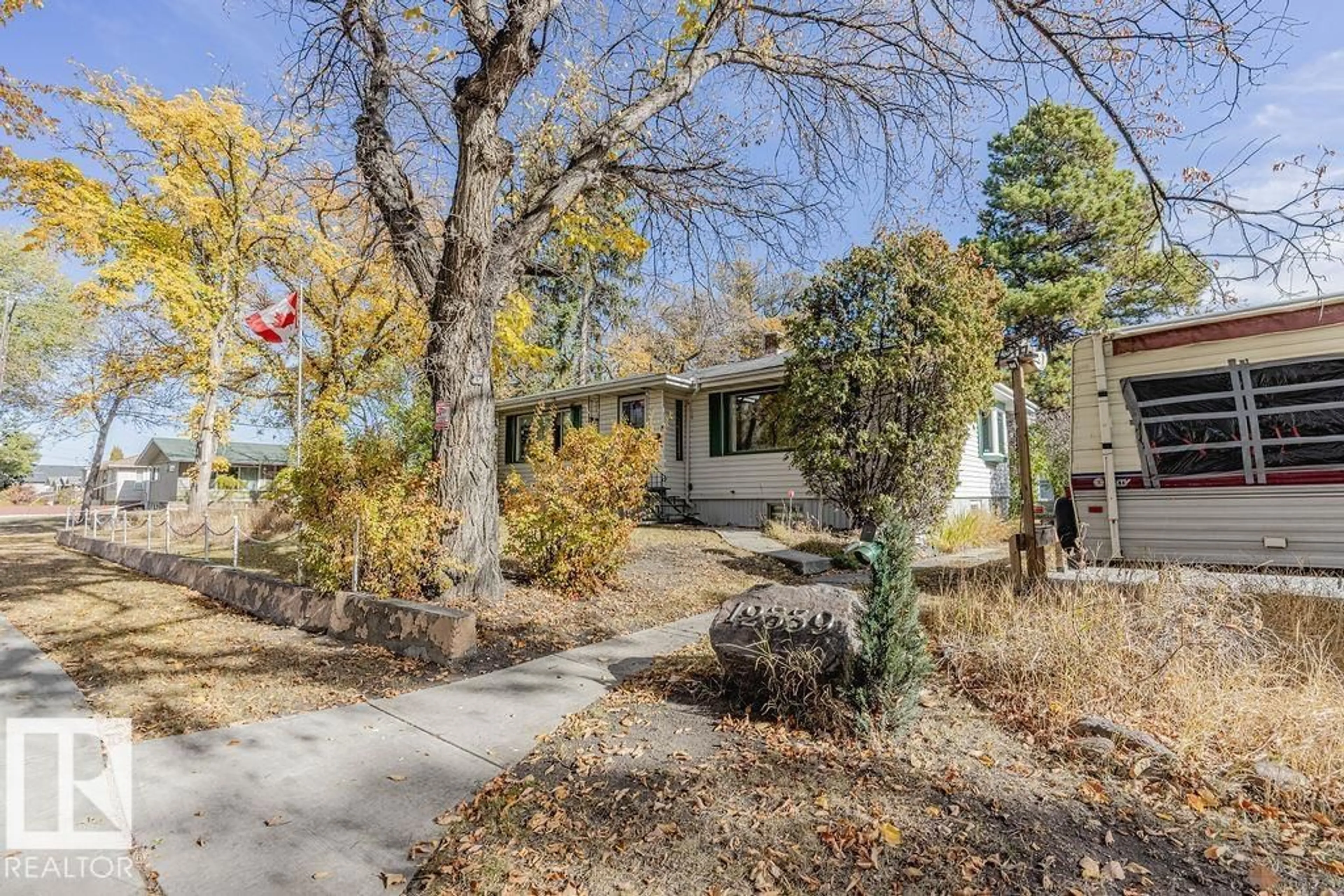 A pic from outside/outdoor area/front of a property/back of a property/a pic from drone, street for NW - 12339 89 ST, Edmonton Alberta T5B3W8