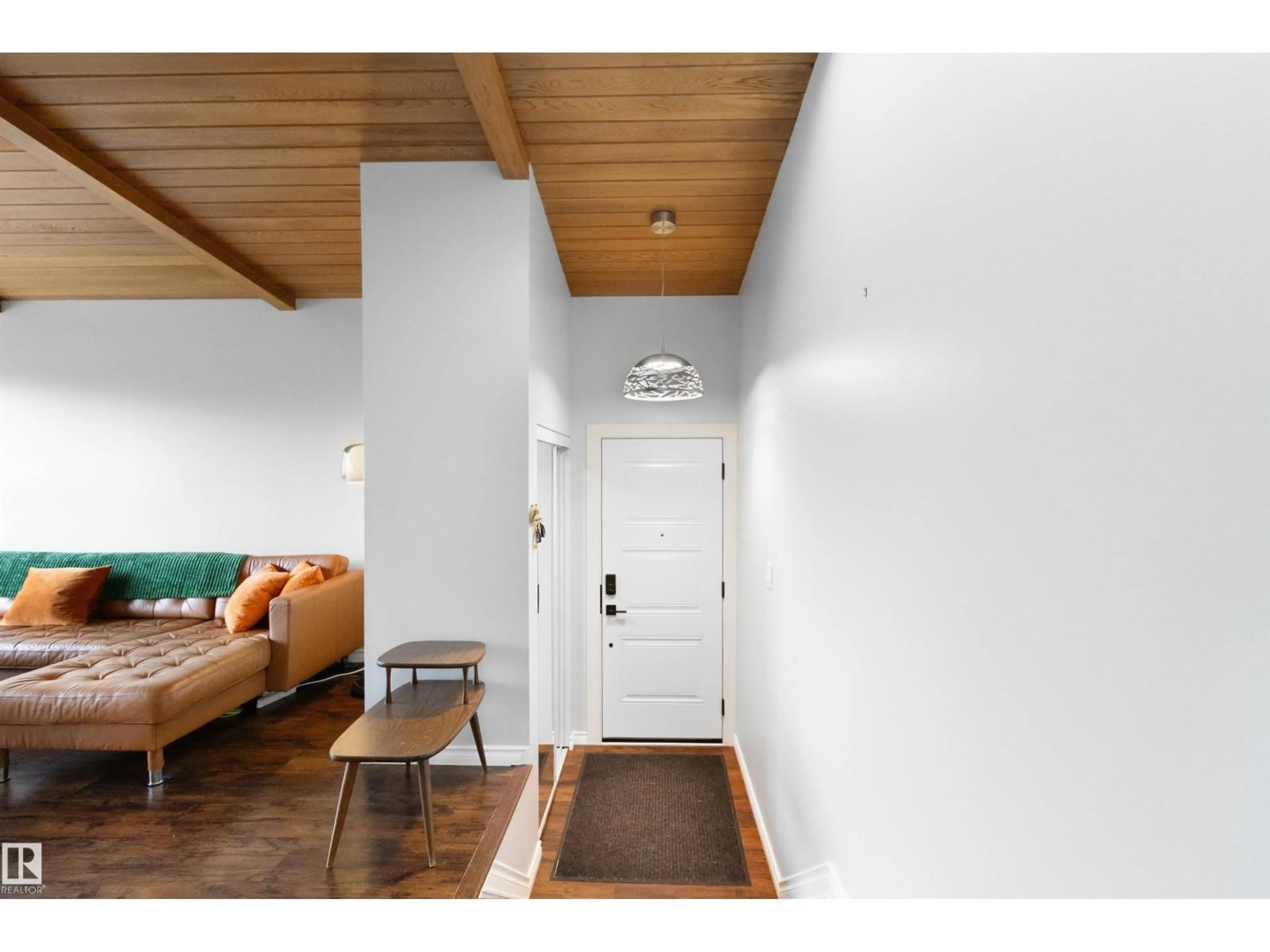 Indoor entryway for 31 CURLEW CR, Sherwood Park Alberta T8A0H3