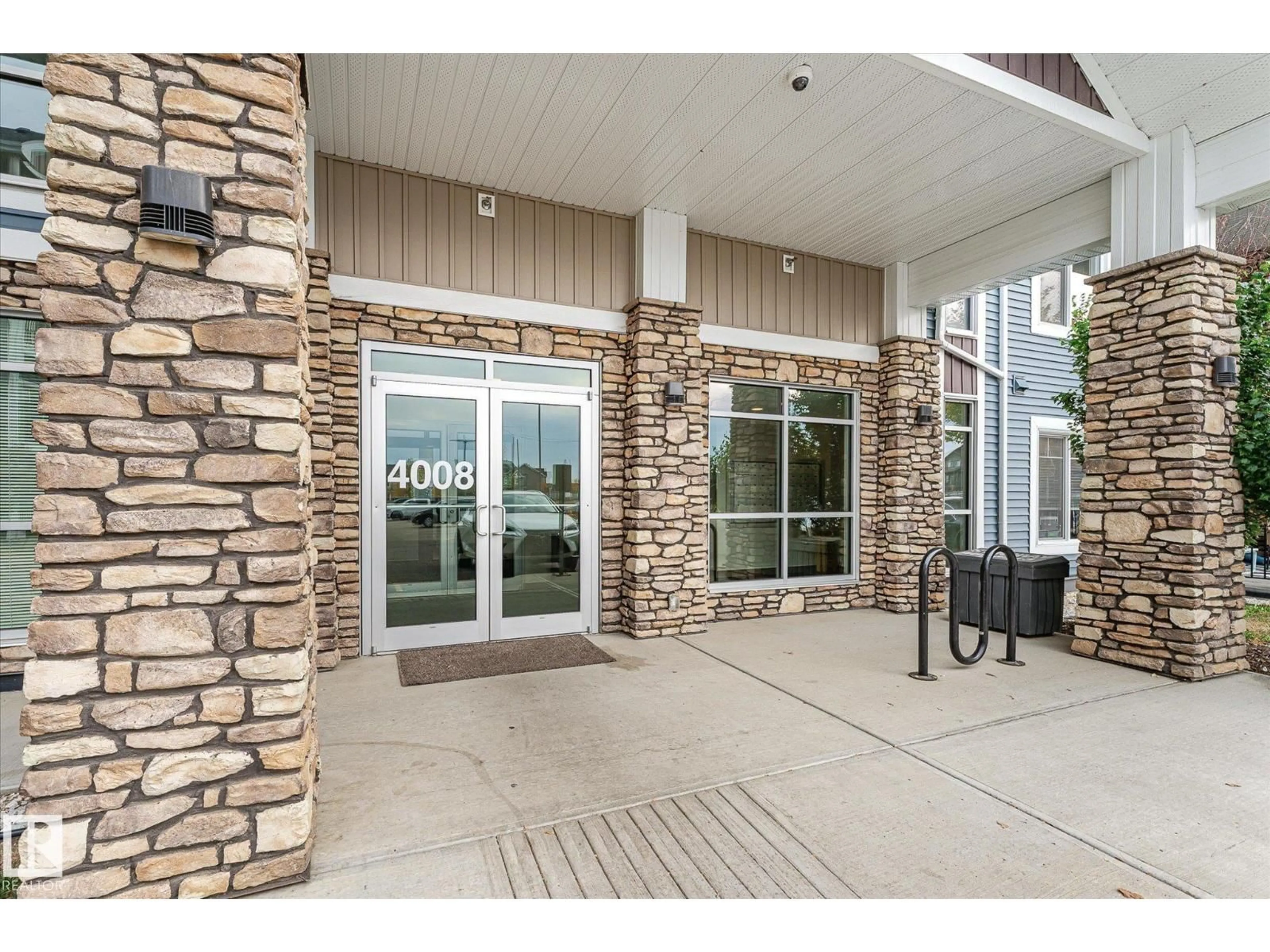 Indoor foyer for 316 - 4008 SAVARYN DR, Edmonton Alberta T6X2E5