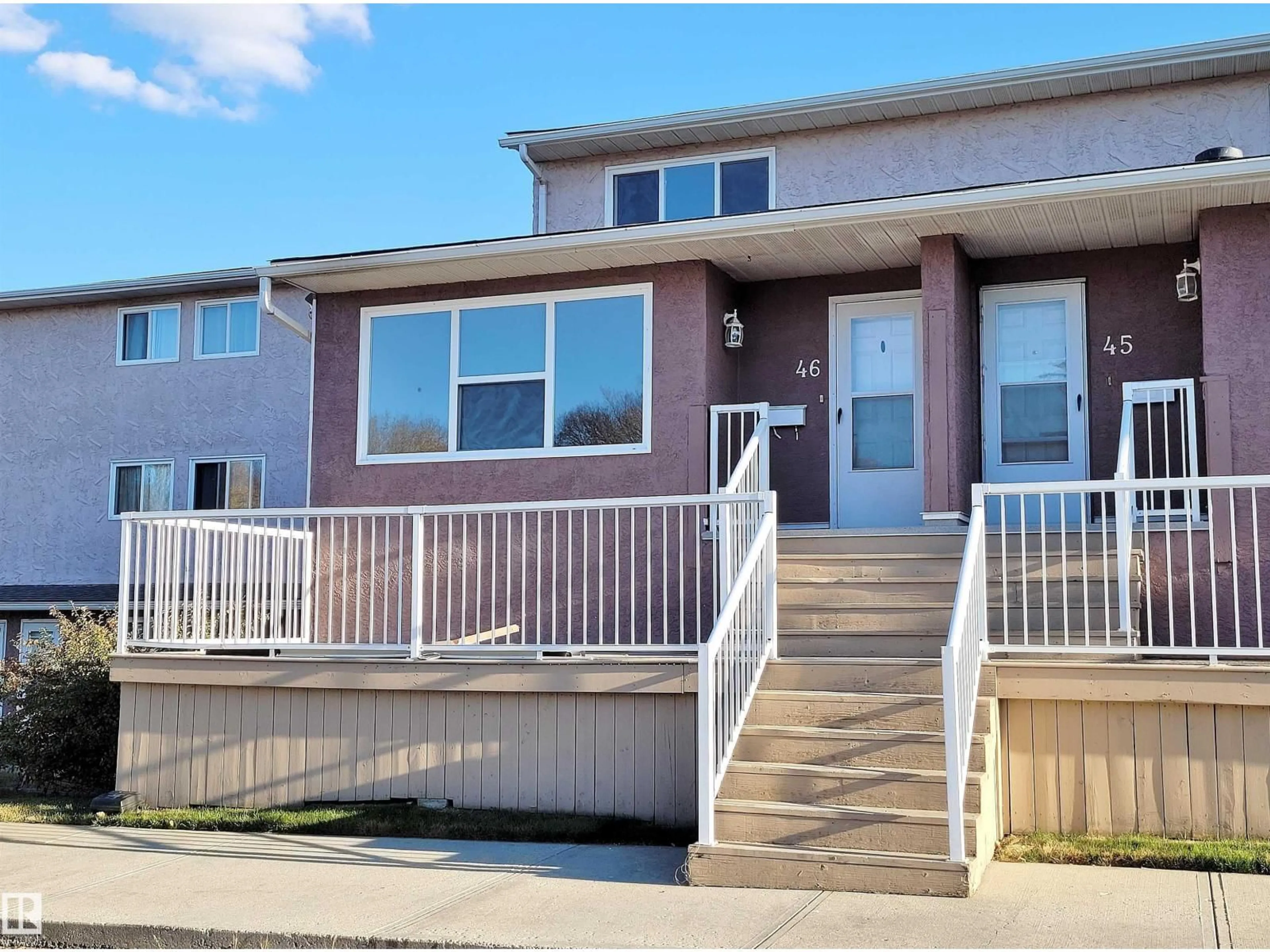 Home with vinyl exterior material, street for 46 13590 38 ST NW, Edmonton Alberta T5A2W7