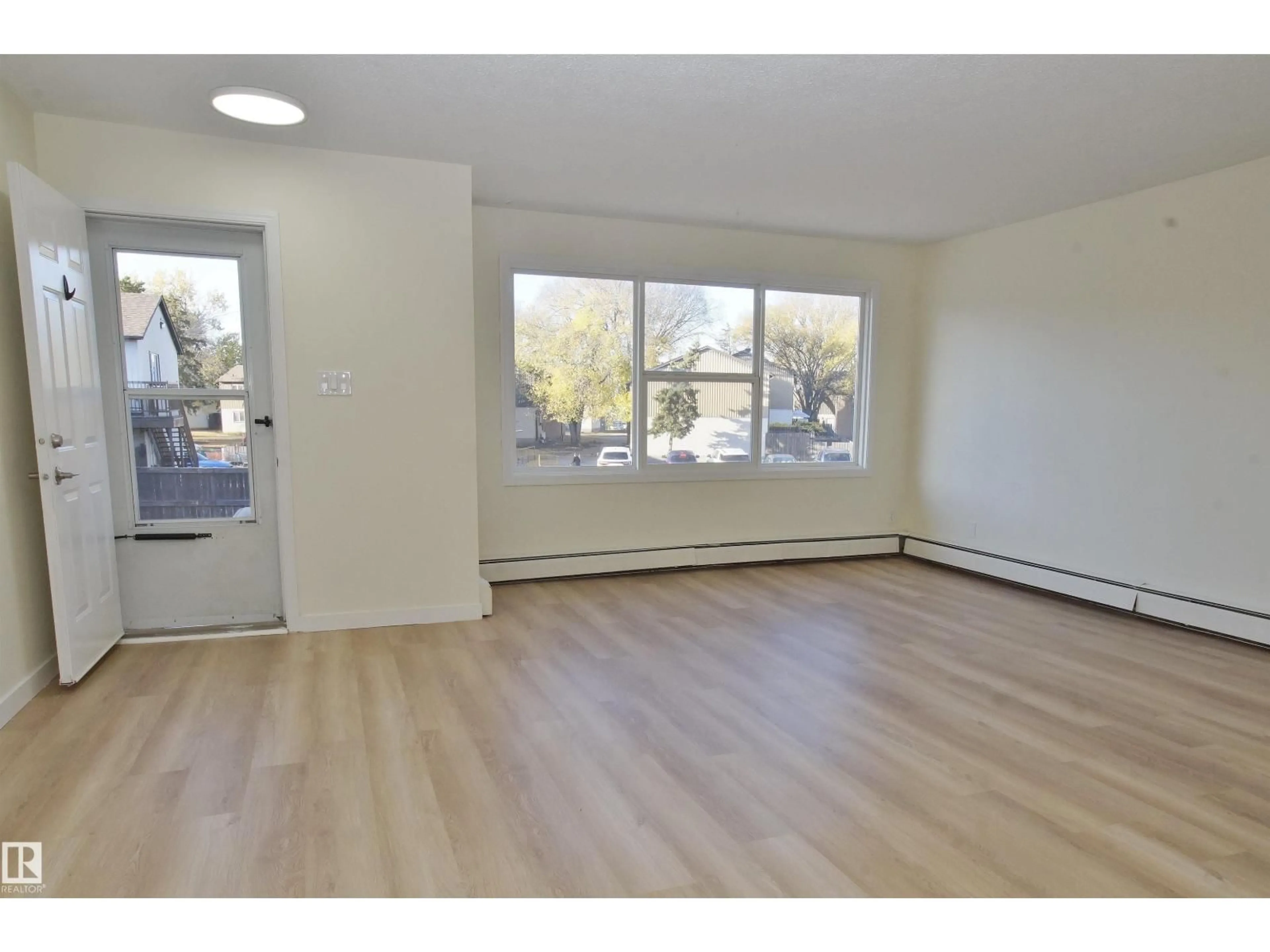 A pic of a room for 46 13590 38 ST NW, Edmonton Alberta T5A2W7