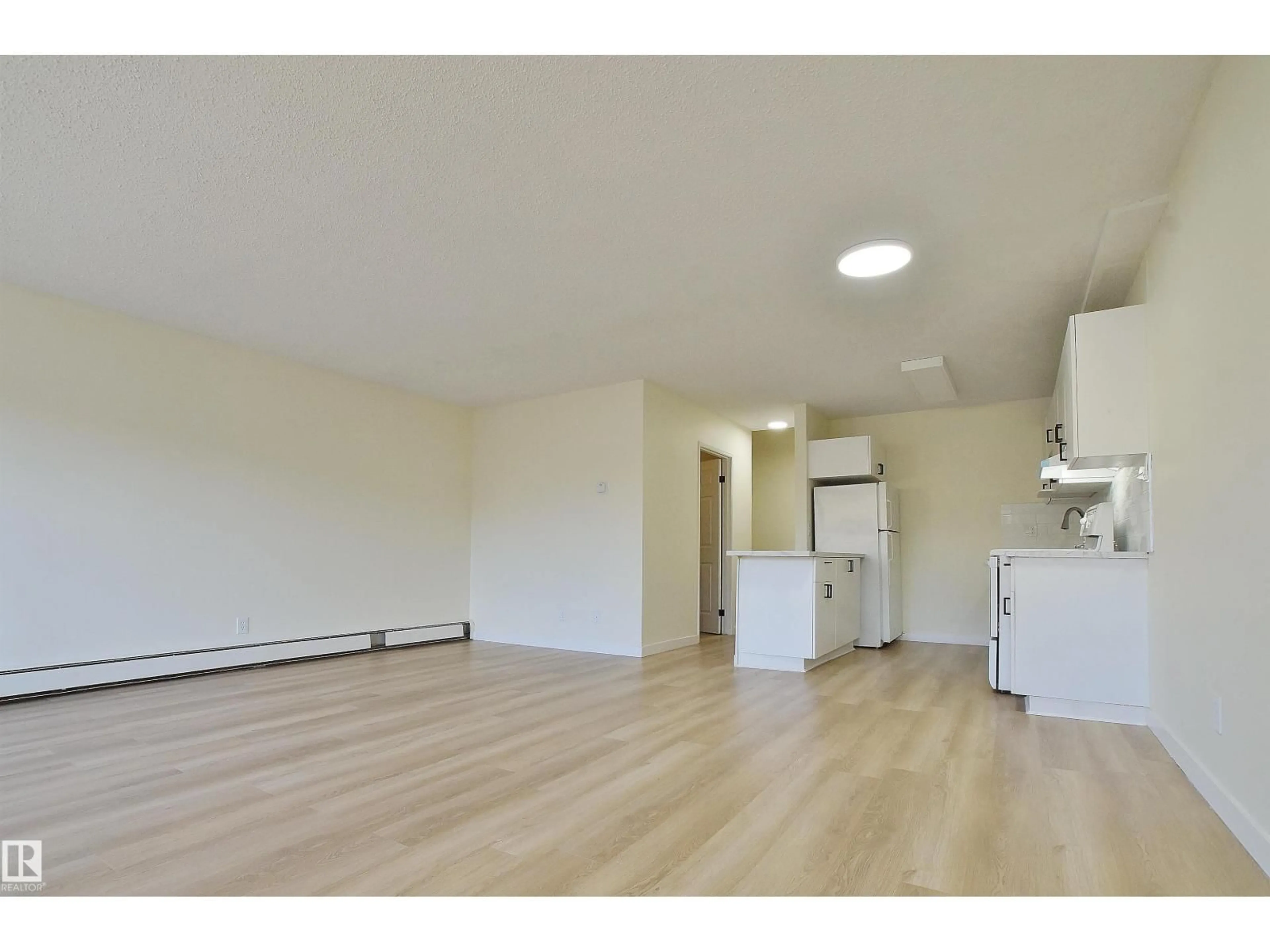 A pic of a room for 46 13590 38 ST NW, Edmonton Alberta T5A2W7