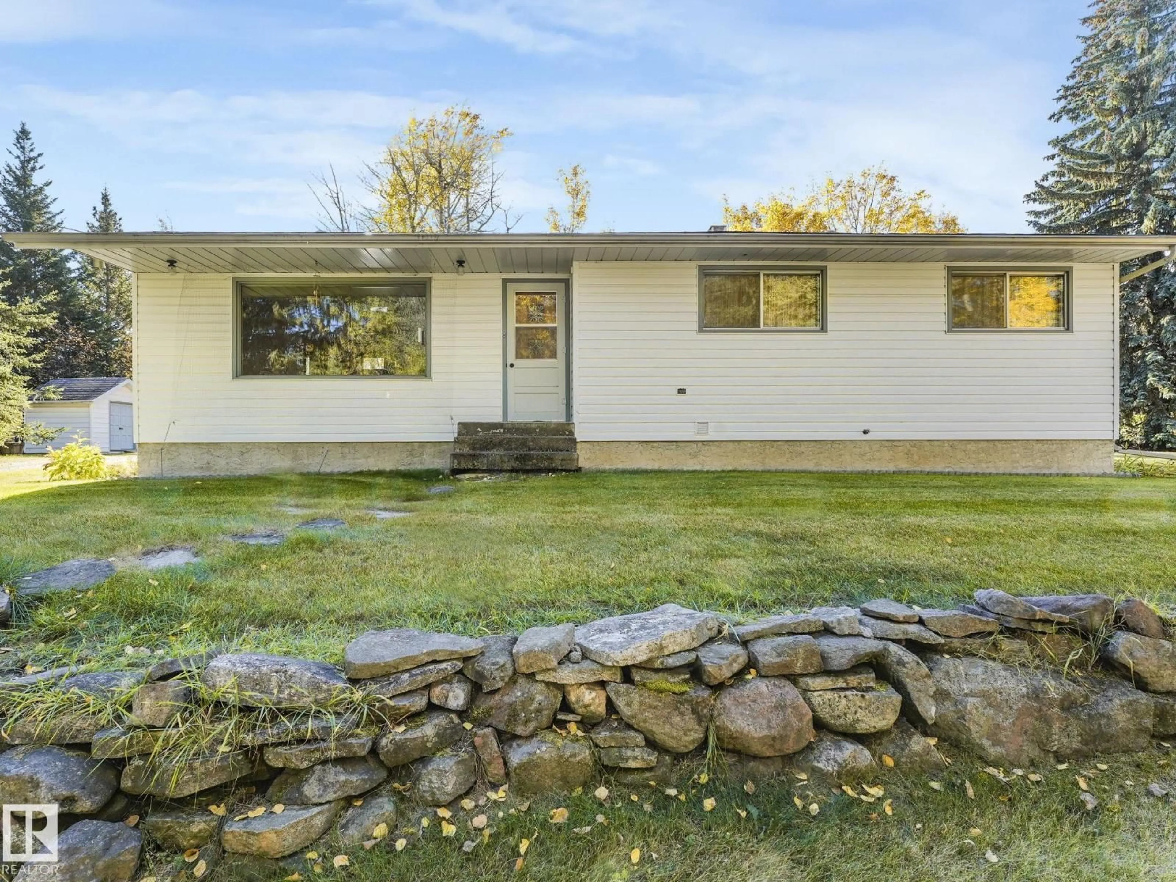 Home with vinyl exterior material, unknown for 51178 RGE ROAD 214, Rural Strathcona County Alberta T8E1G7
