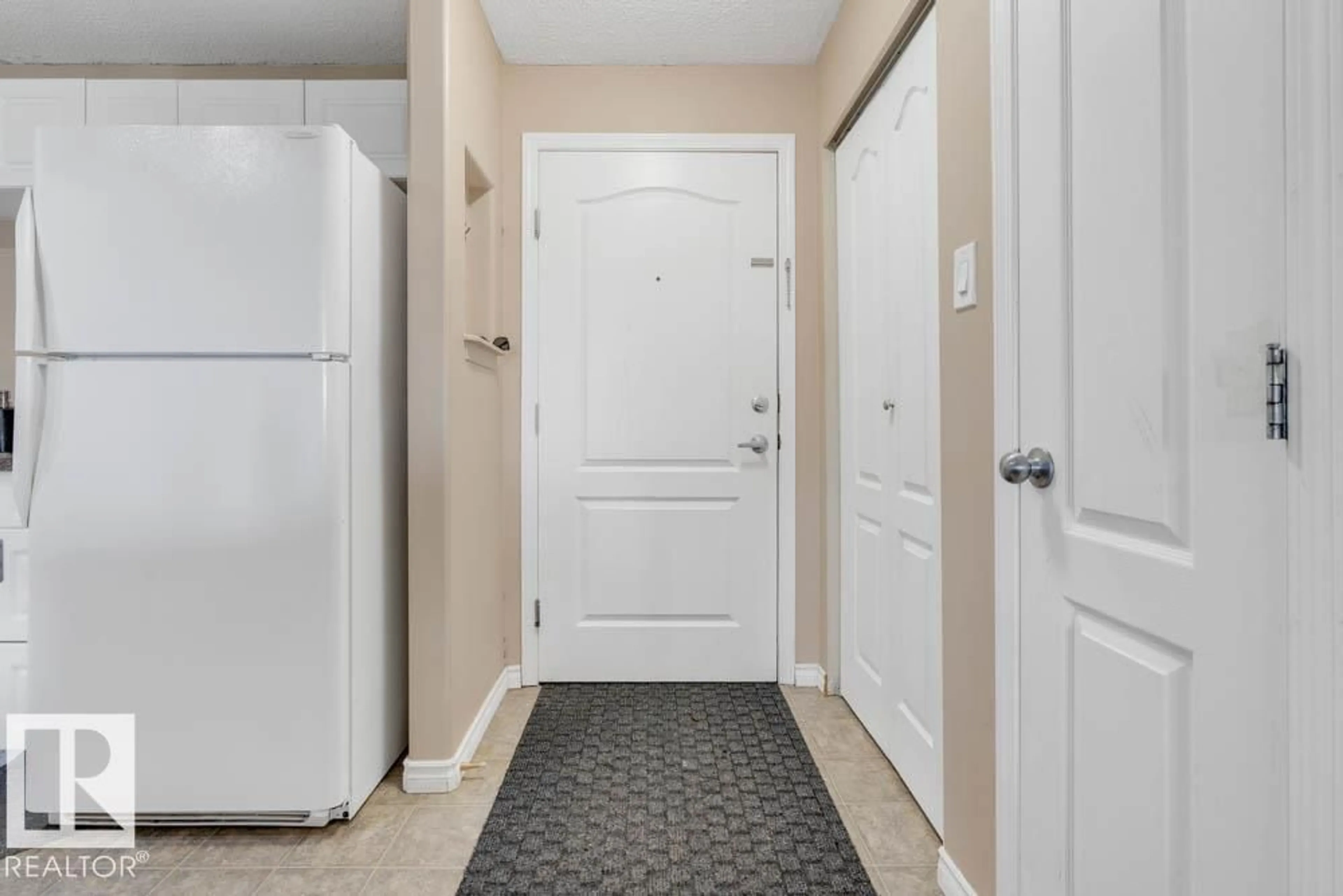 Indoor entryway for 155 EDWARDS DR, Edmonton Alberta T6X1N6