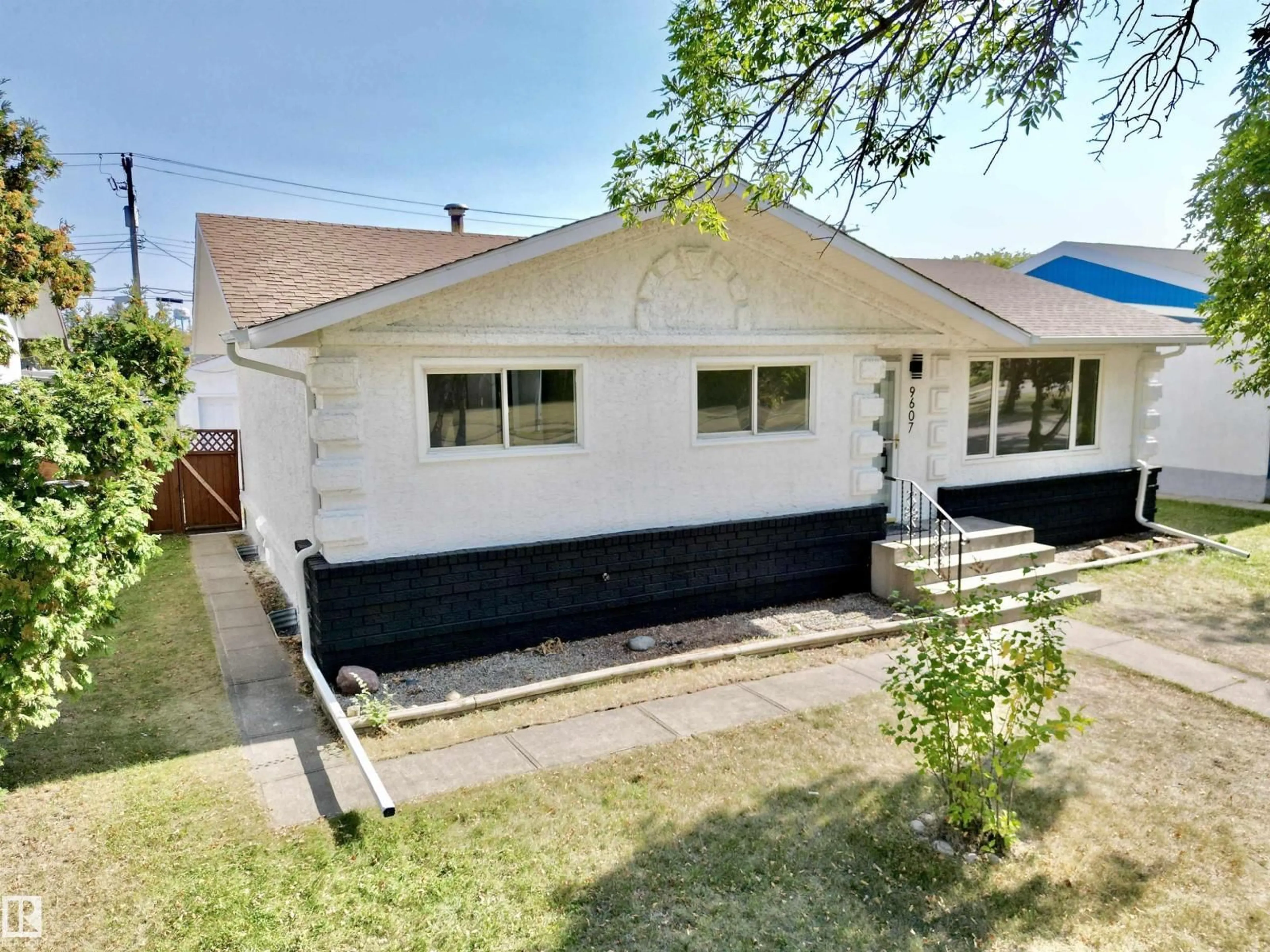 Home with vinyl exterior material, street for 9607 95 ST, Fort Saskatchewan Alberta T8L1R9