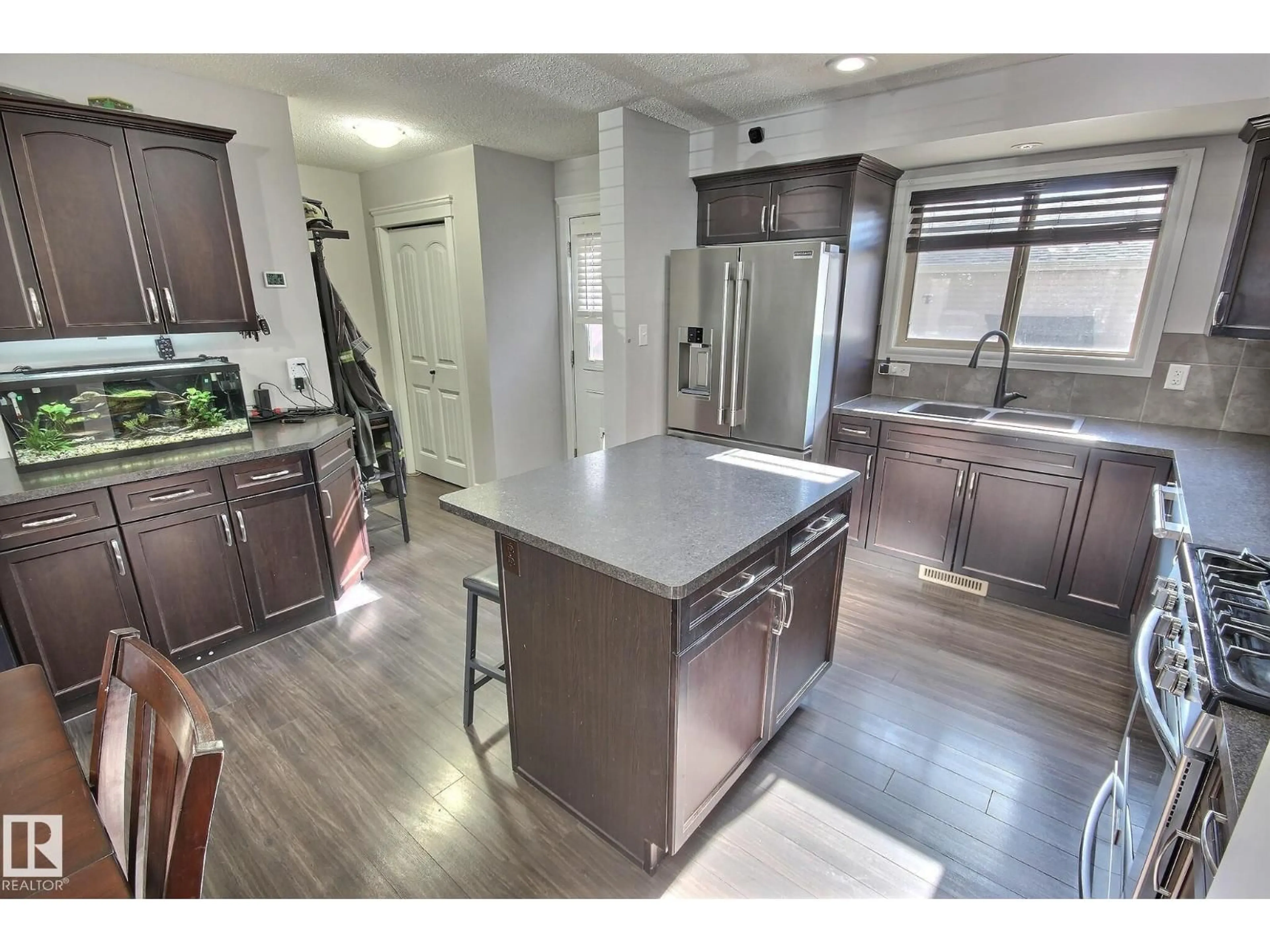 Open concept kitchen, unknown for 351 NELSON DR, Spruce Grove Alberta T7X0N9