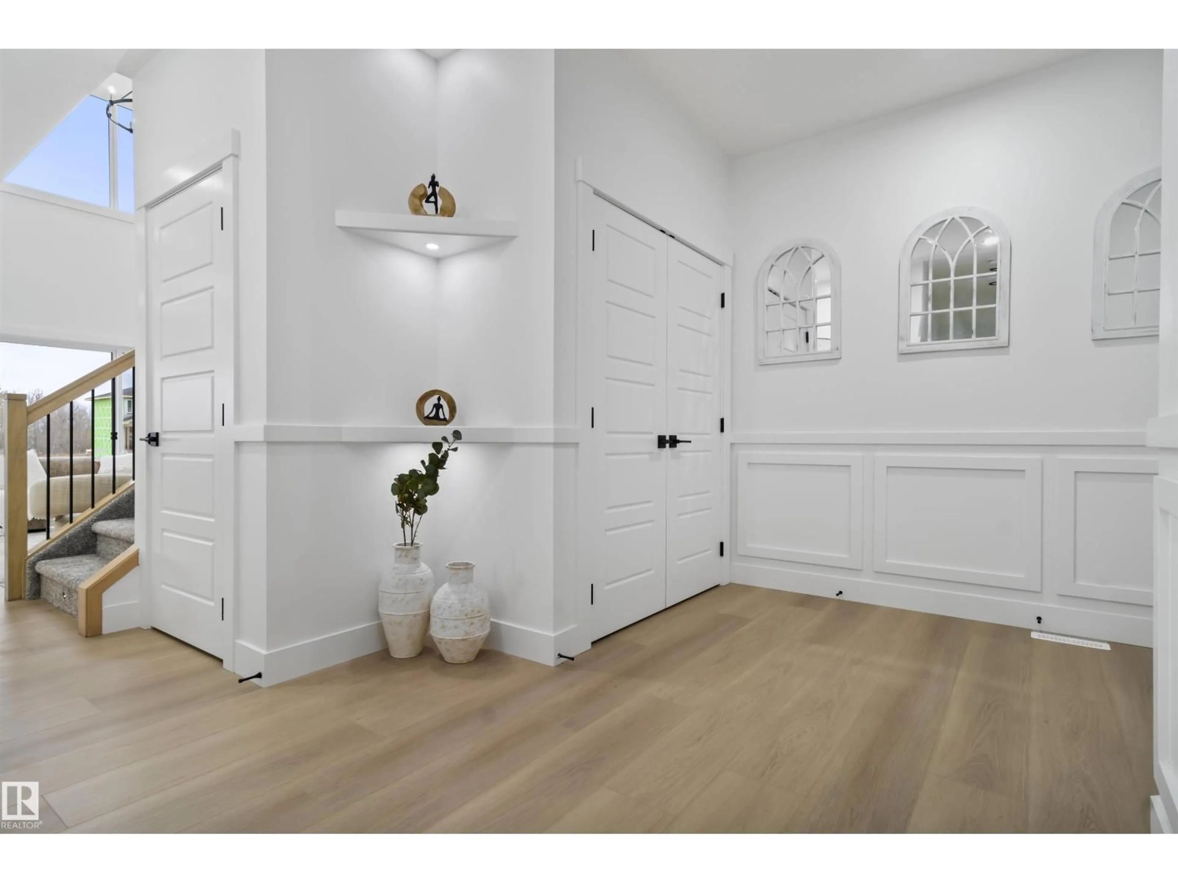 Indoor entryway for 13132 187 AV, Edmonton Alberta T6V0N3