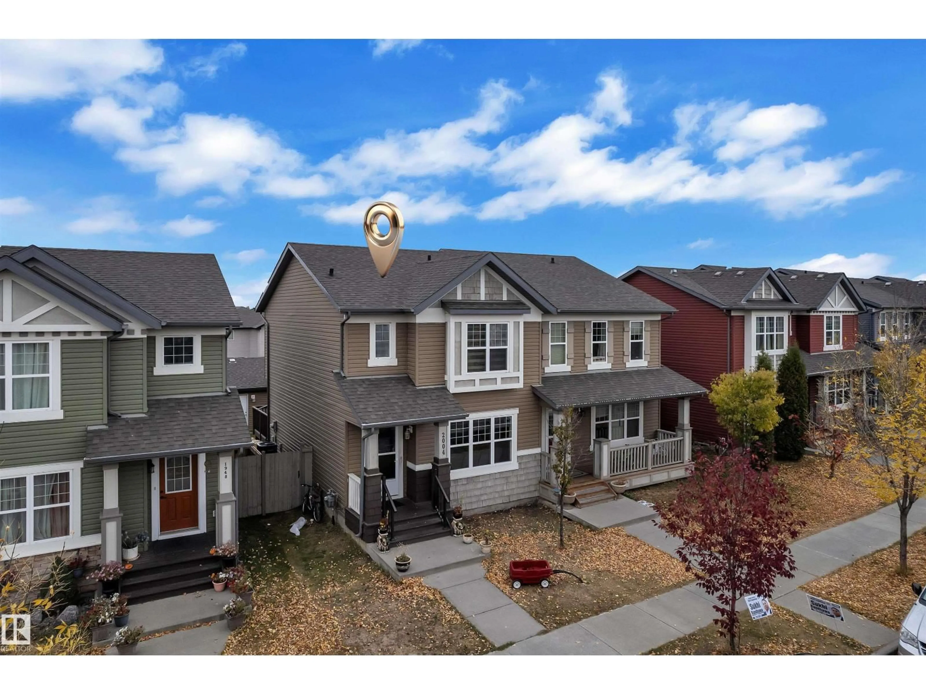 A pic from outside/outdoor area/front of a property/back of a property/a pic from drone, street for 2004 32 ST, Edmonton Alberta T6T0L8
