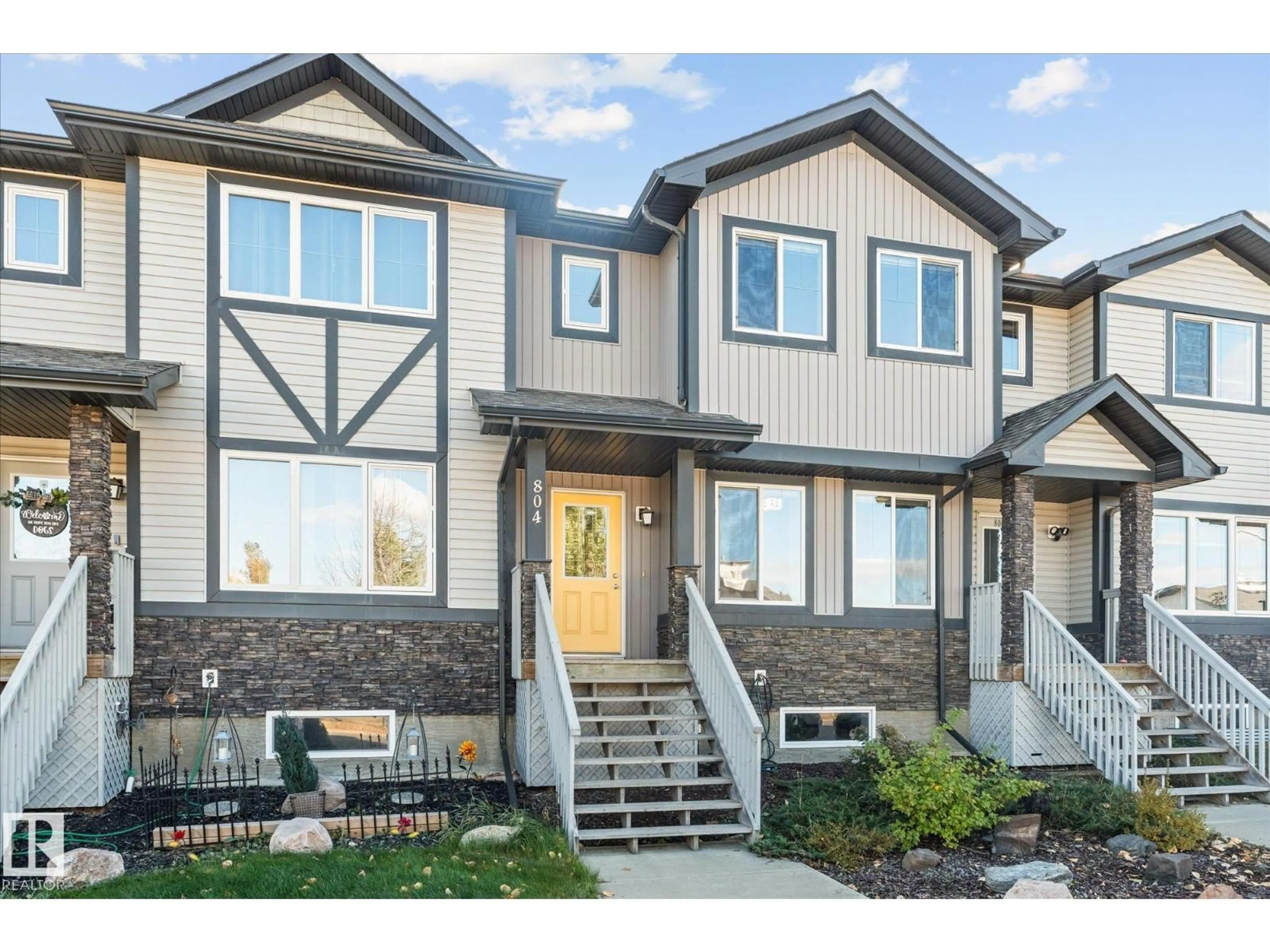 Home with vinyl exterior material, unknown for 804 MCLEOD AVENUE, Spruce Grove Alberta T7X0M7