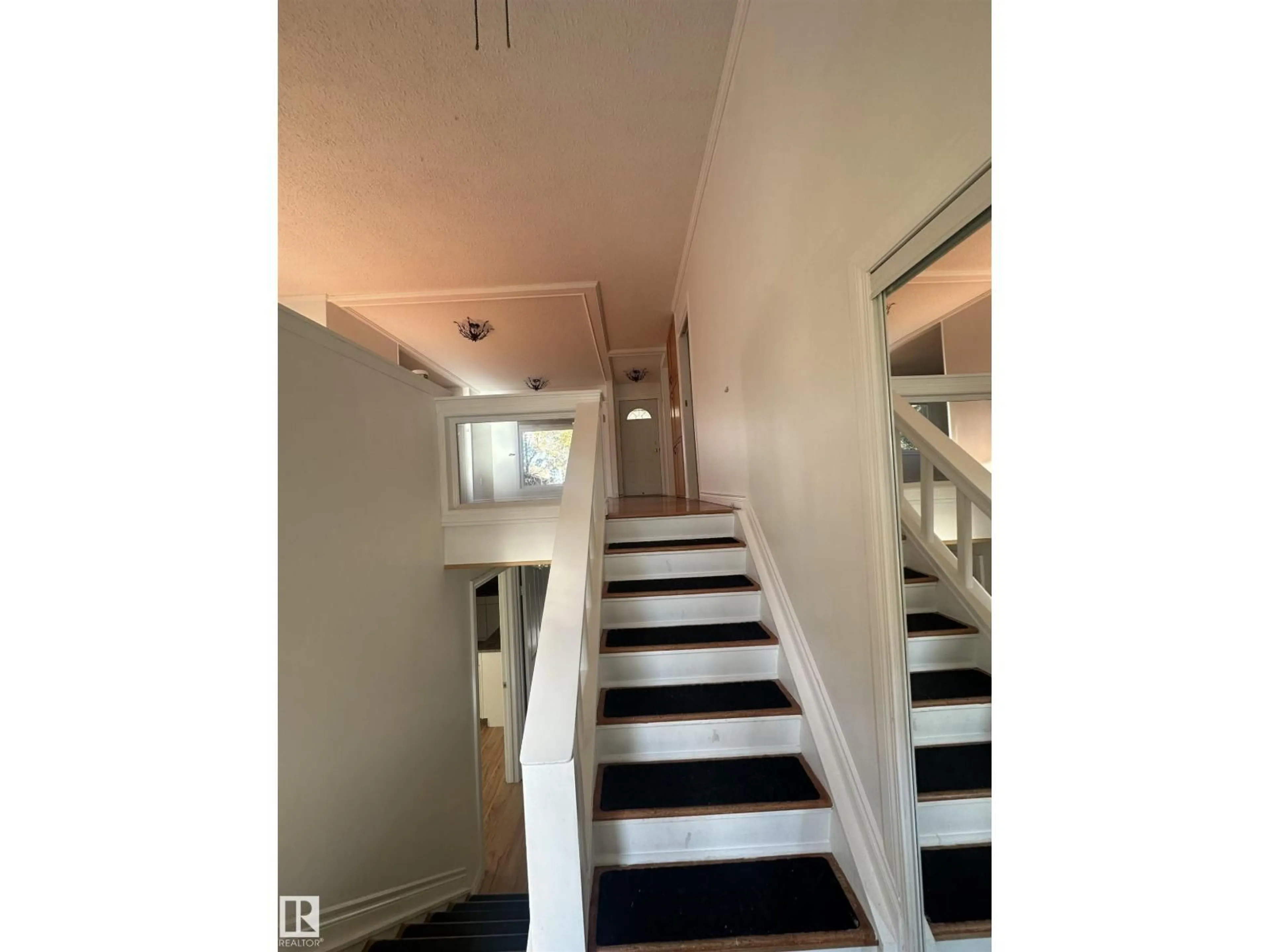 Stairs for NW - 8524 174 ST, Edmonton Alberta T5T2B9
