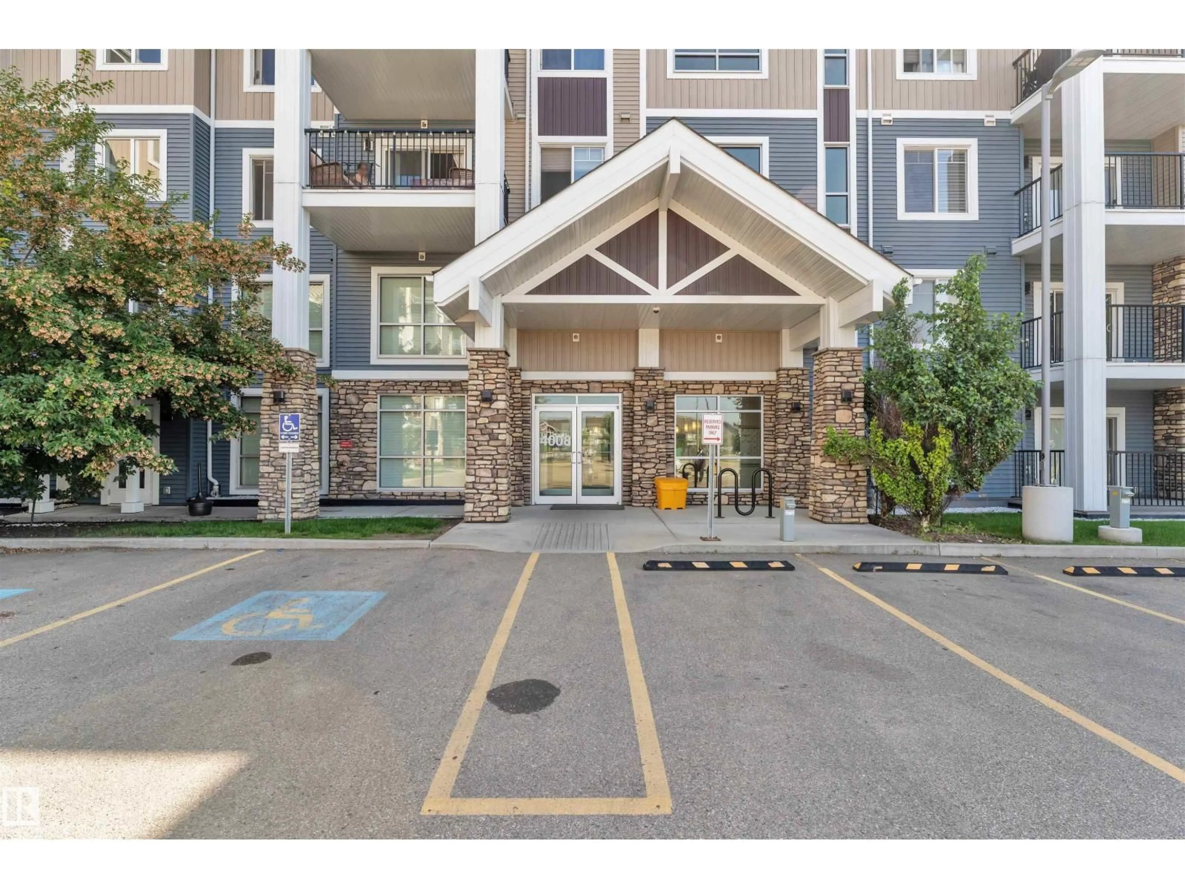 Indoor foyer for #106 - 4008 SAVARYN DR, Edmonton Alberta T6X2E5