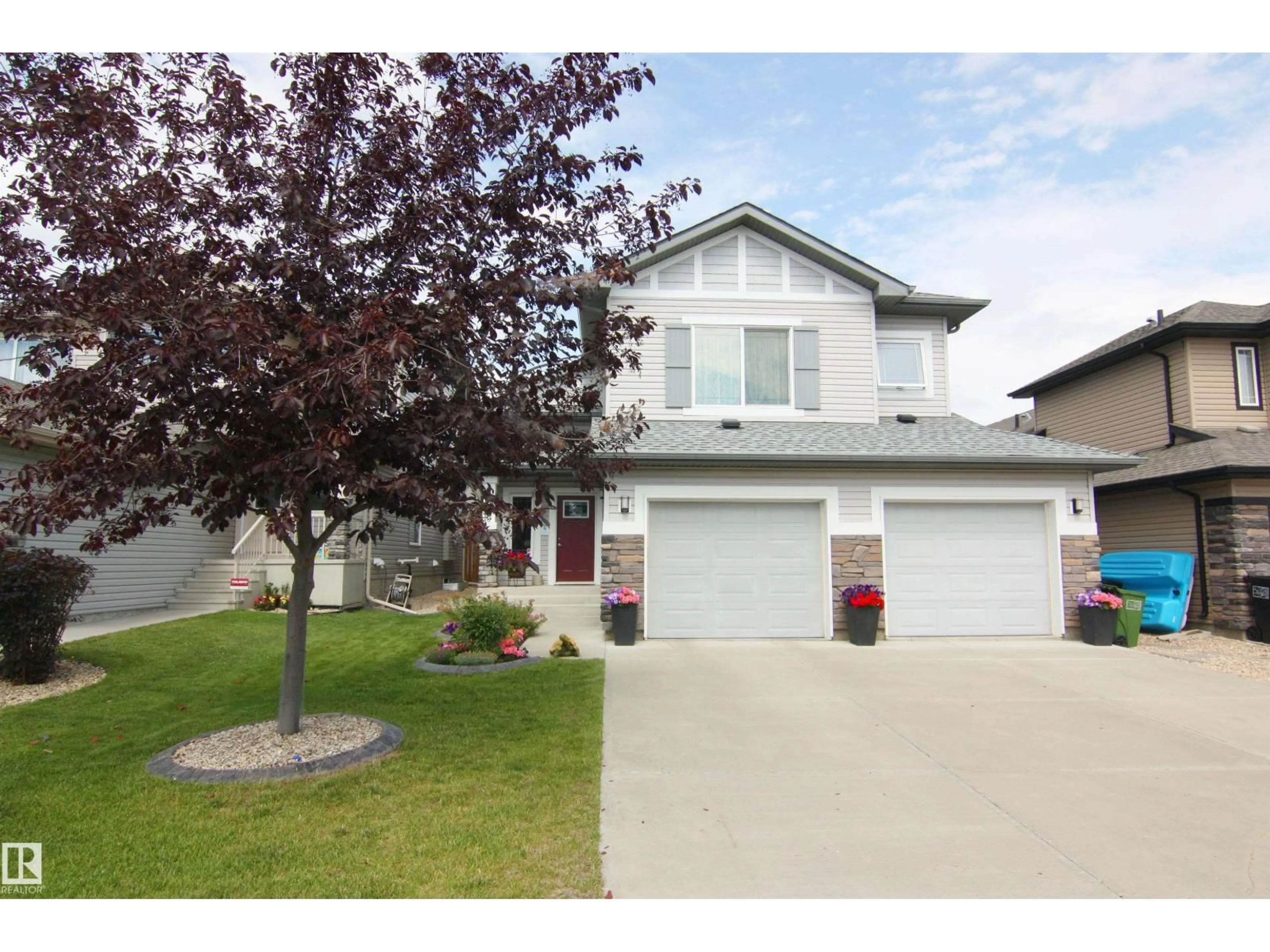 Home with vinyl exterior material, street for NW - 13040 164 AV, Edmonton Alberta T6V0E7