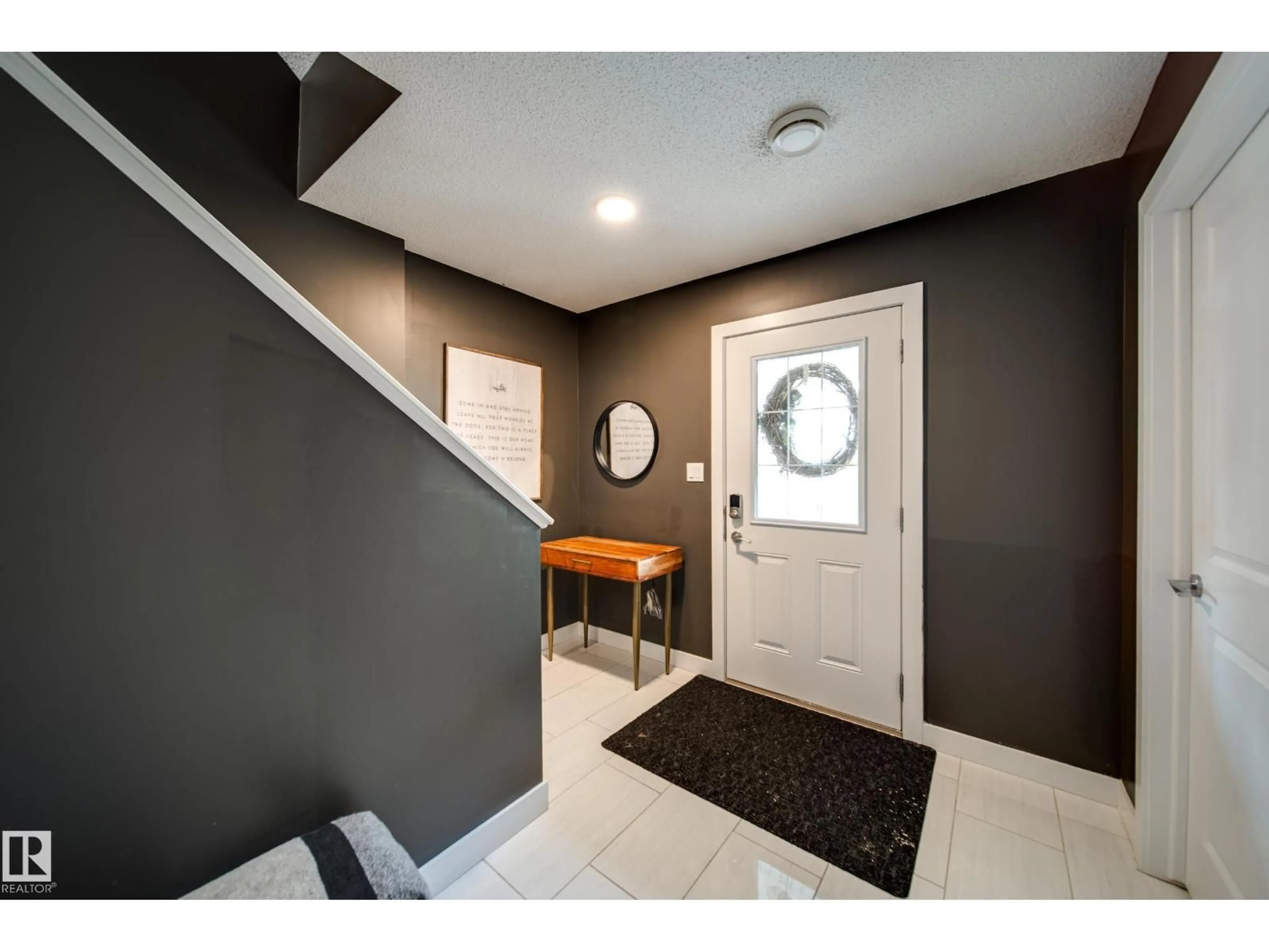 Indoor entryway for #42 - 2922 MAPLE WY, Edmonton Alberta T5T1A5
