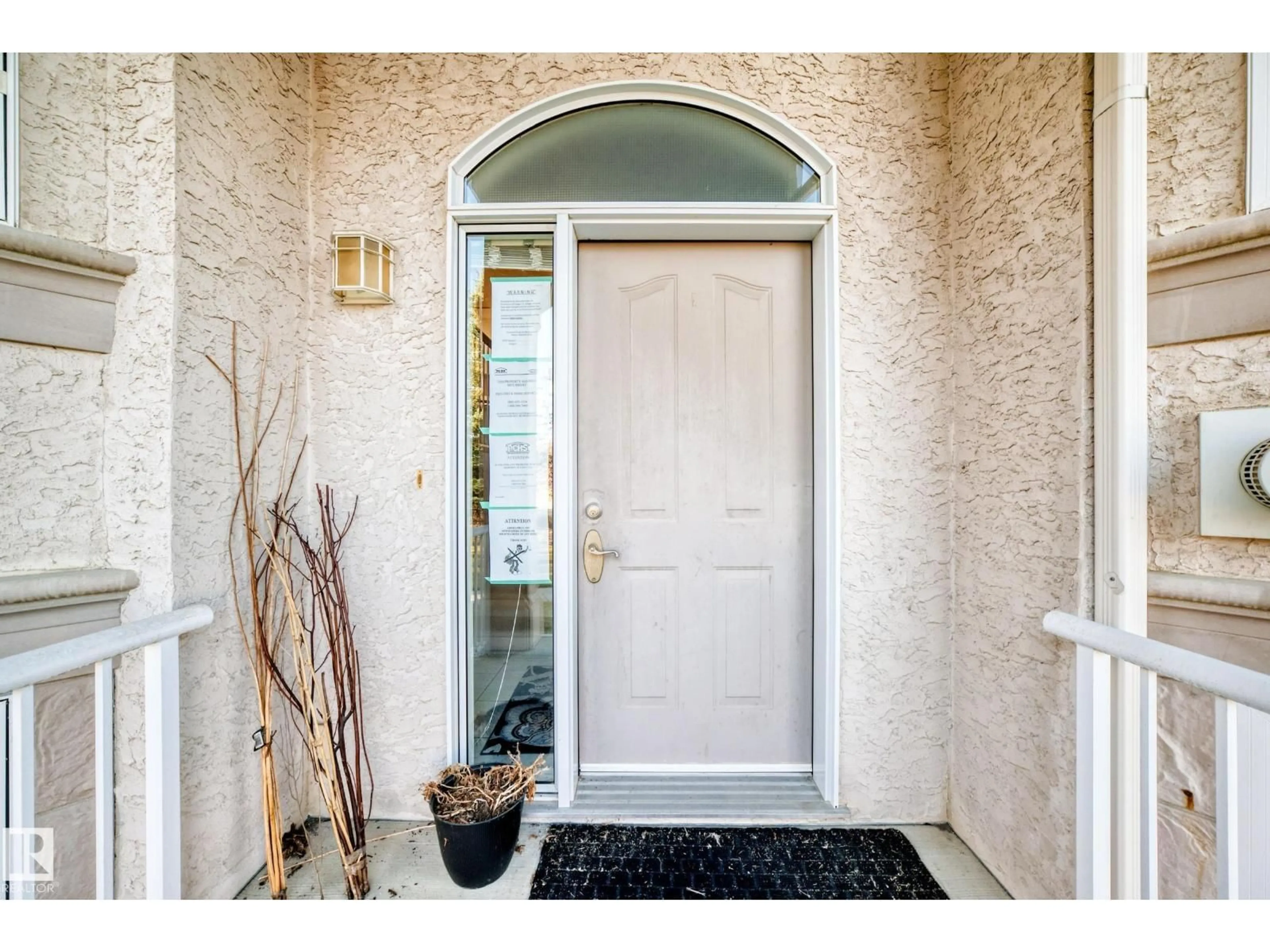 Indoor entryway for 101 - 29 JIM COMMON DR, Sherwood Park Alberta T8H2M1