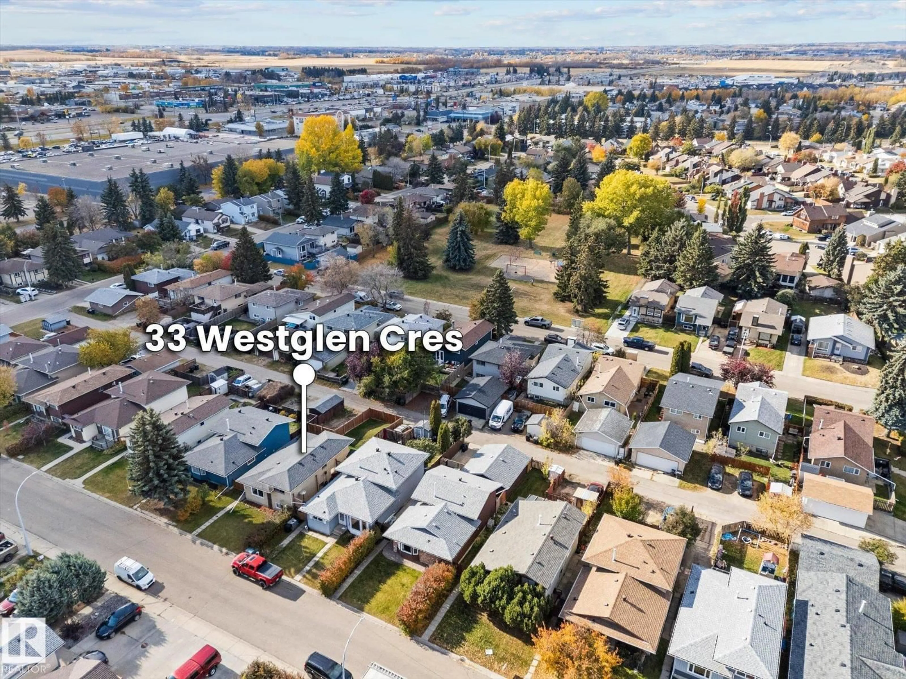 A pic from outside/outdoor area/front of a property/back of a property/a pic from drone, street for 33 WESTGLEN CR, Spruce Grove Alberta T7X1W1