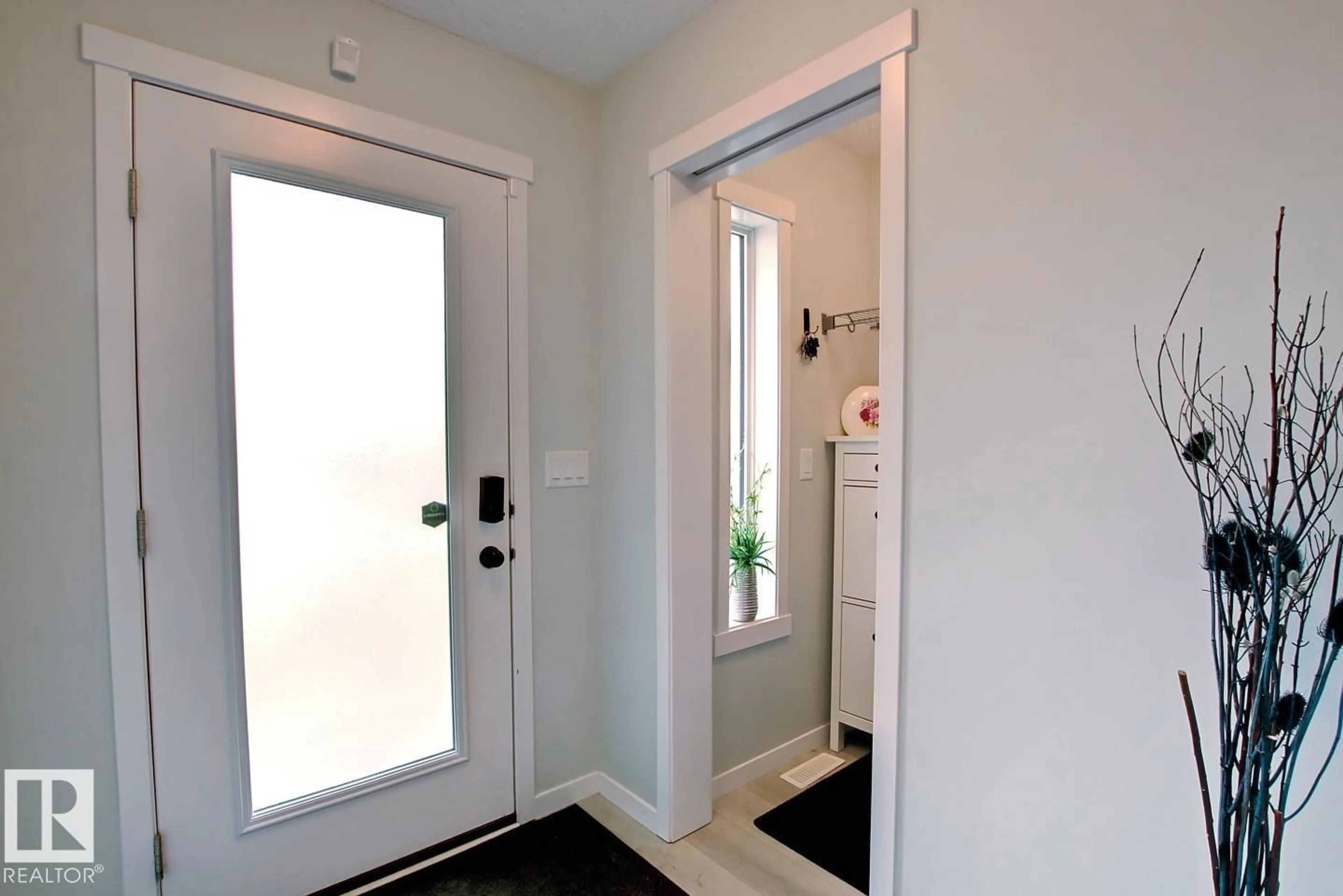 Indoor entryway for NW - 19633 26A AV, Edmonton Alberta T6M0X3
