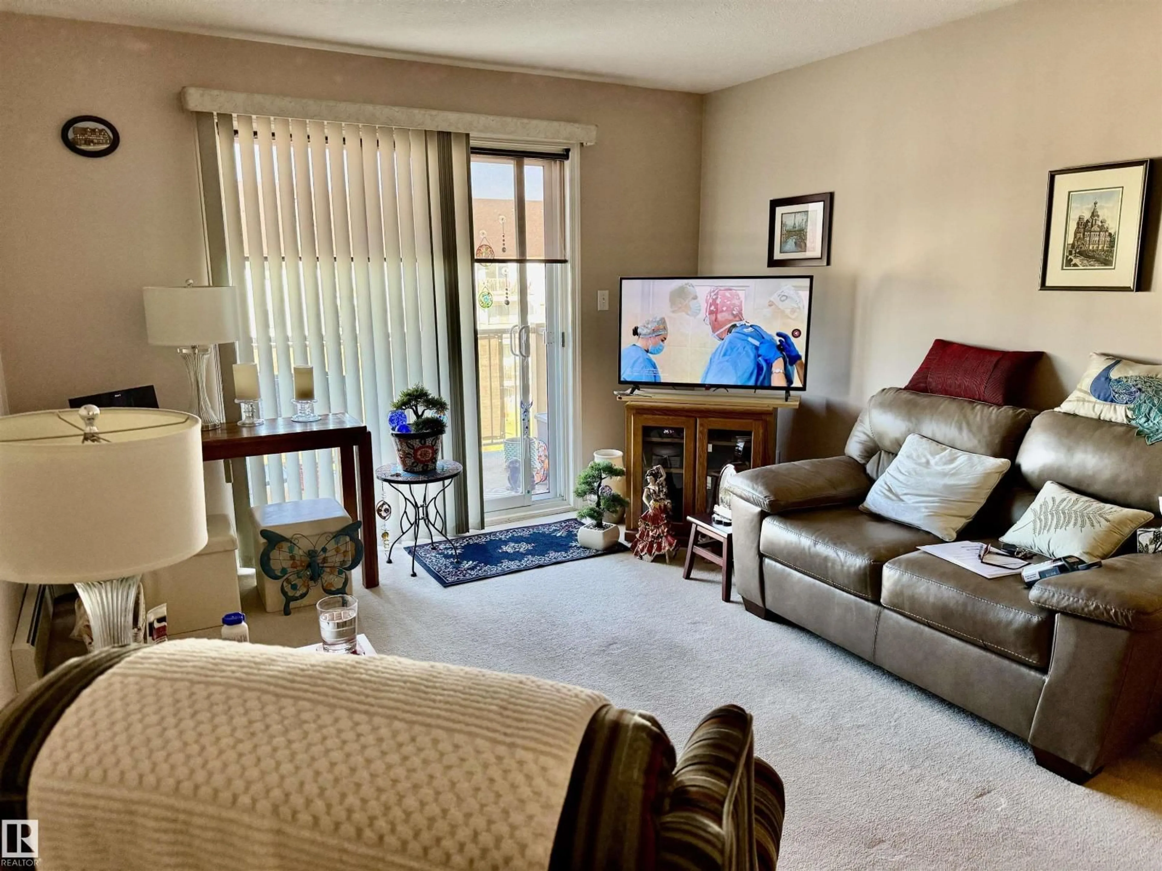 Living room with furniture, unknown for 4700 - 415 43 AV, Stony Plain Alberta T7Z2S6