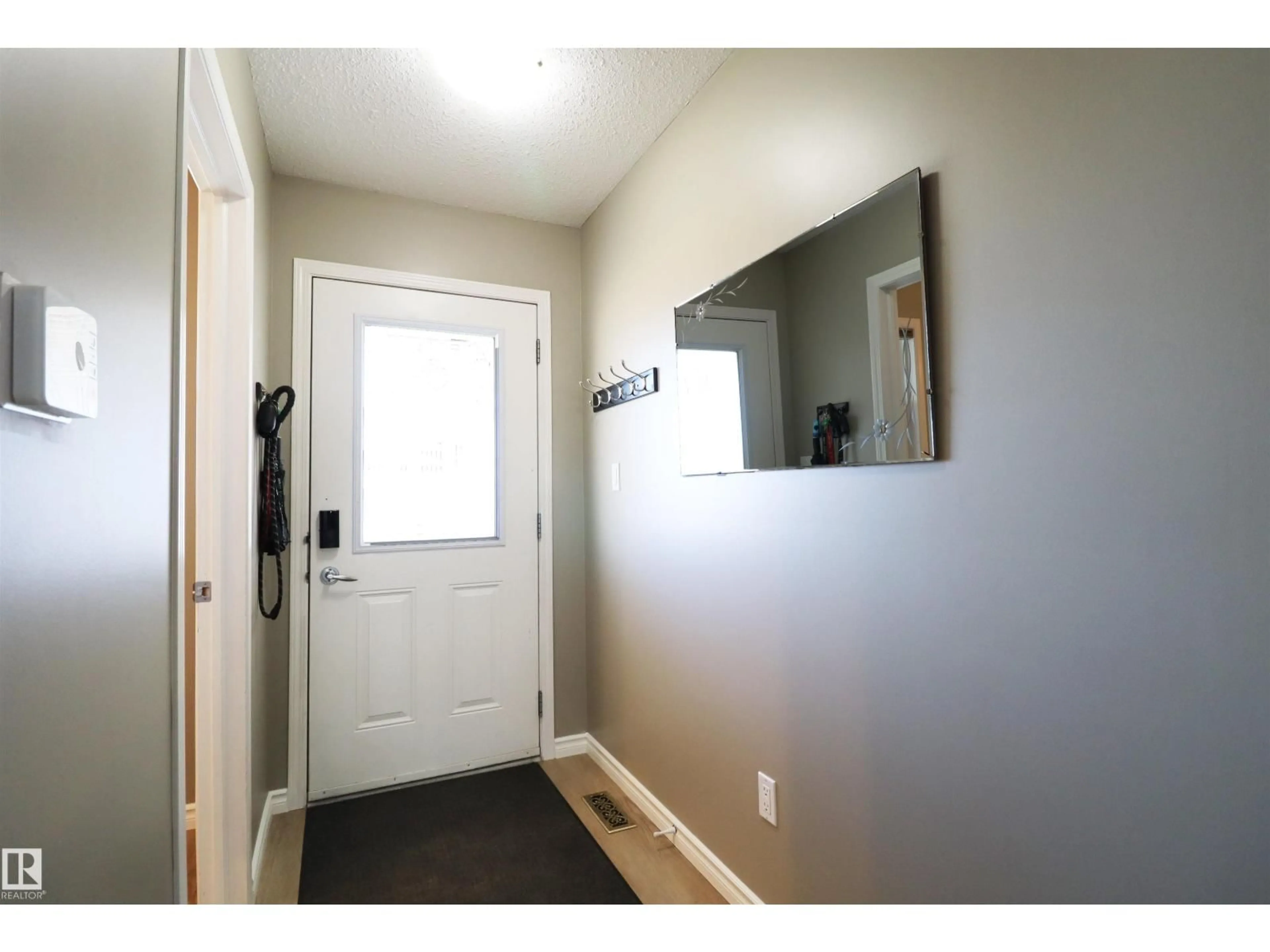 Indoor entryway for 106 GRAYWOOD ME, Stony Plain Alberta T7Z0C2