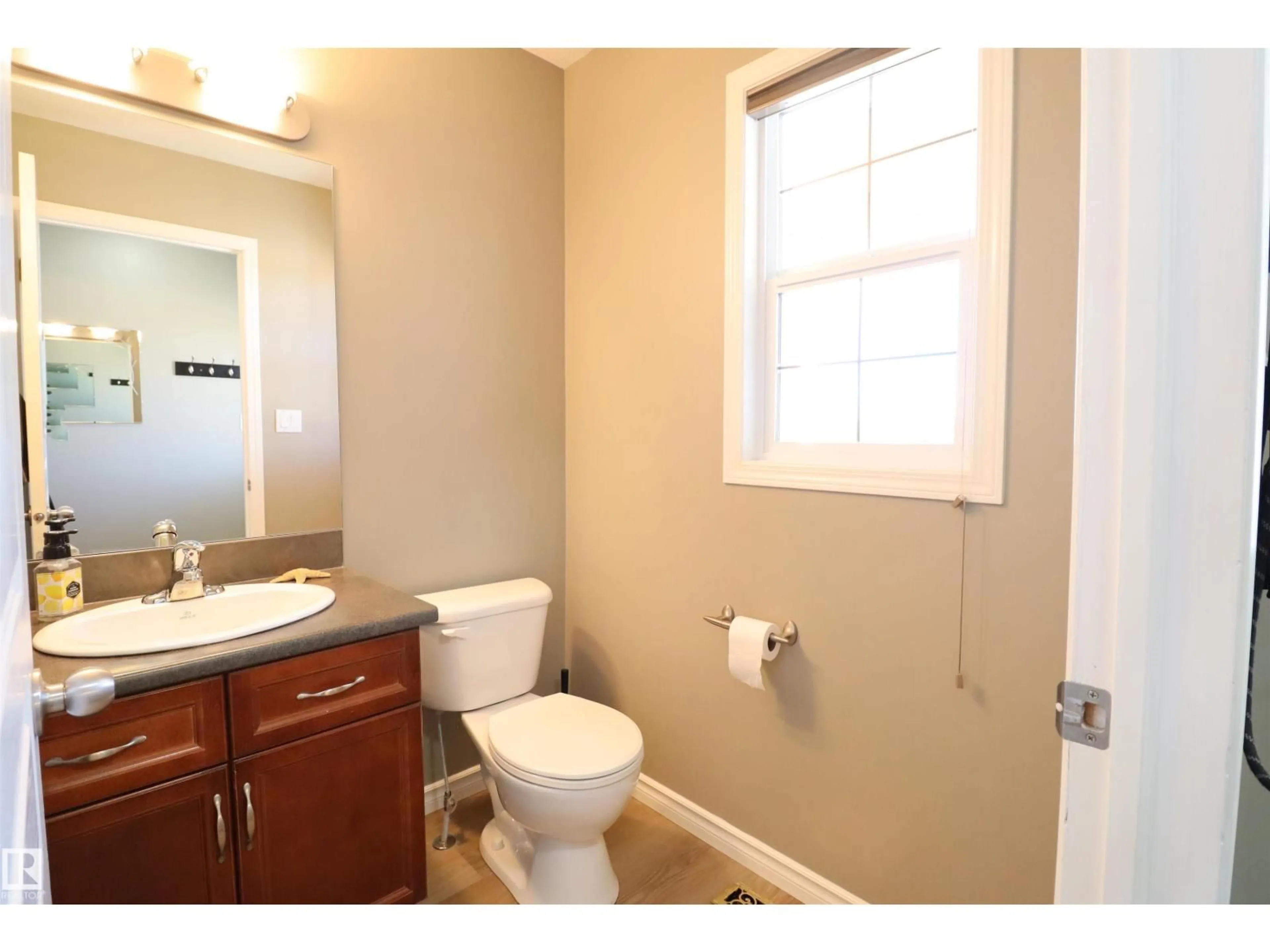 Standard bathroom, unknown for 106 GRAYWOOD ME, Stony Plain Alberta T7Z0C2