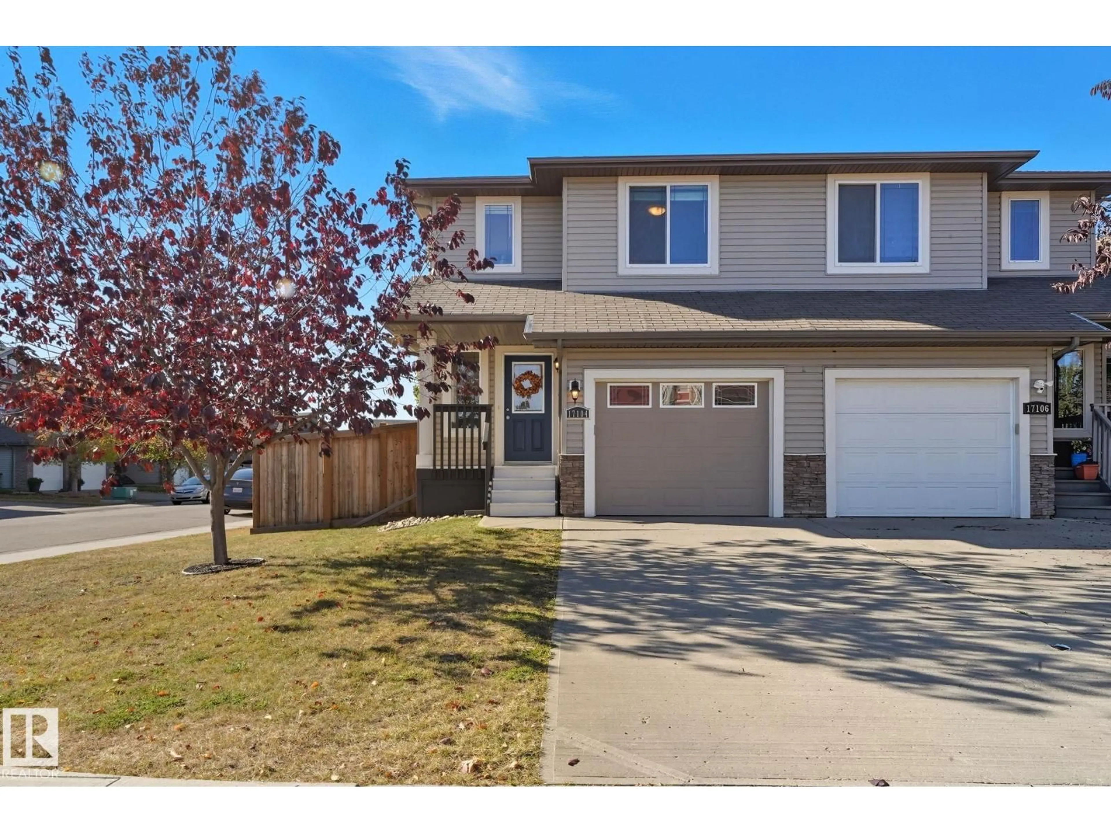 Home with vinyl exterior material, street for NW - 17104 125 ST, Edmonton Alberta T5Y0E5