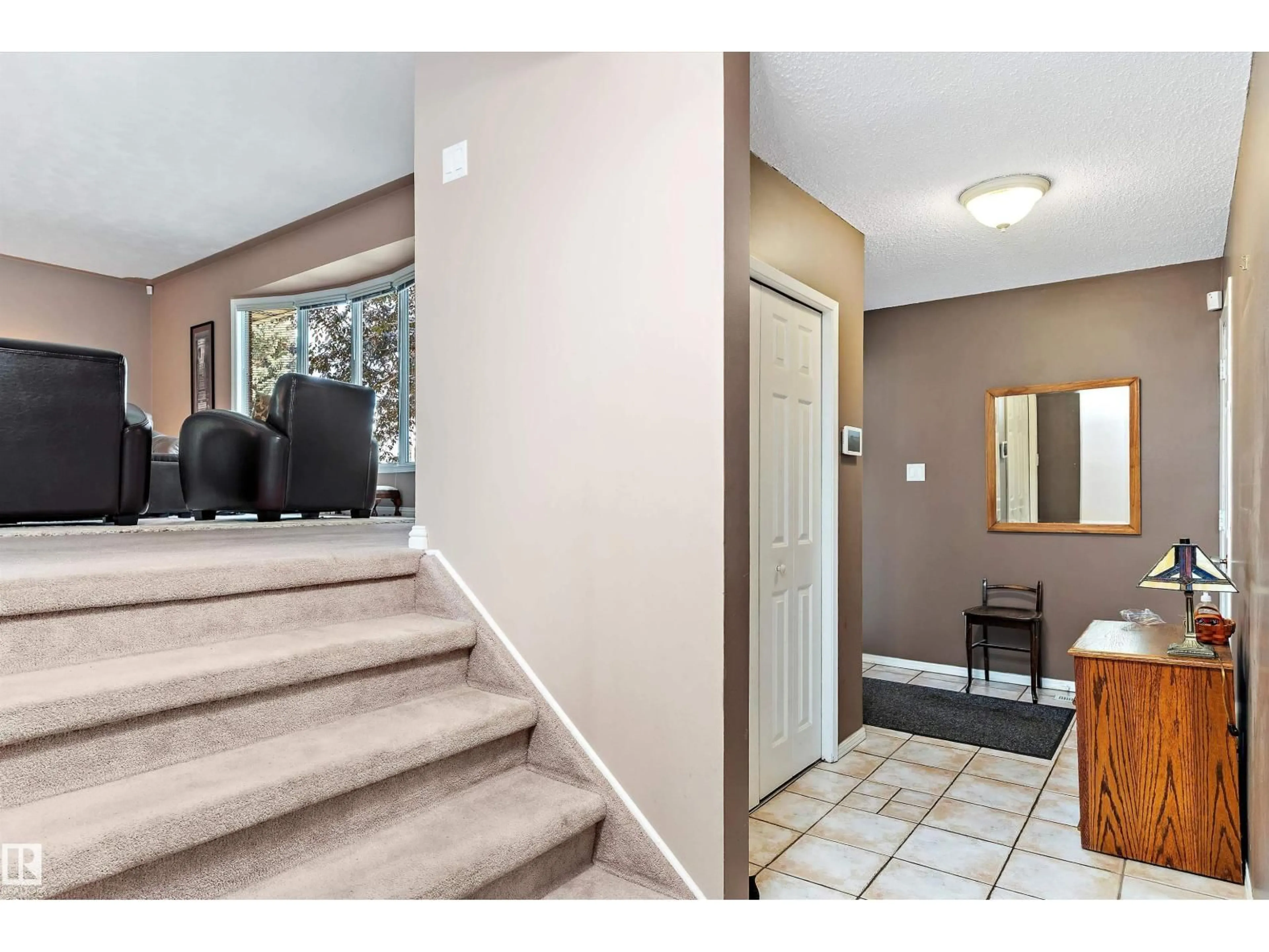 Indoor entryway for 3112 109 ST, Edmonton Alberta T6J3E6