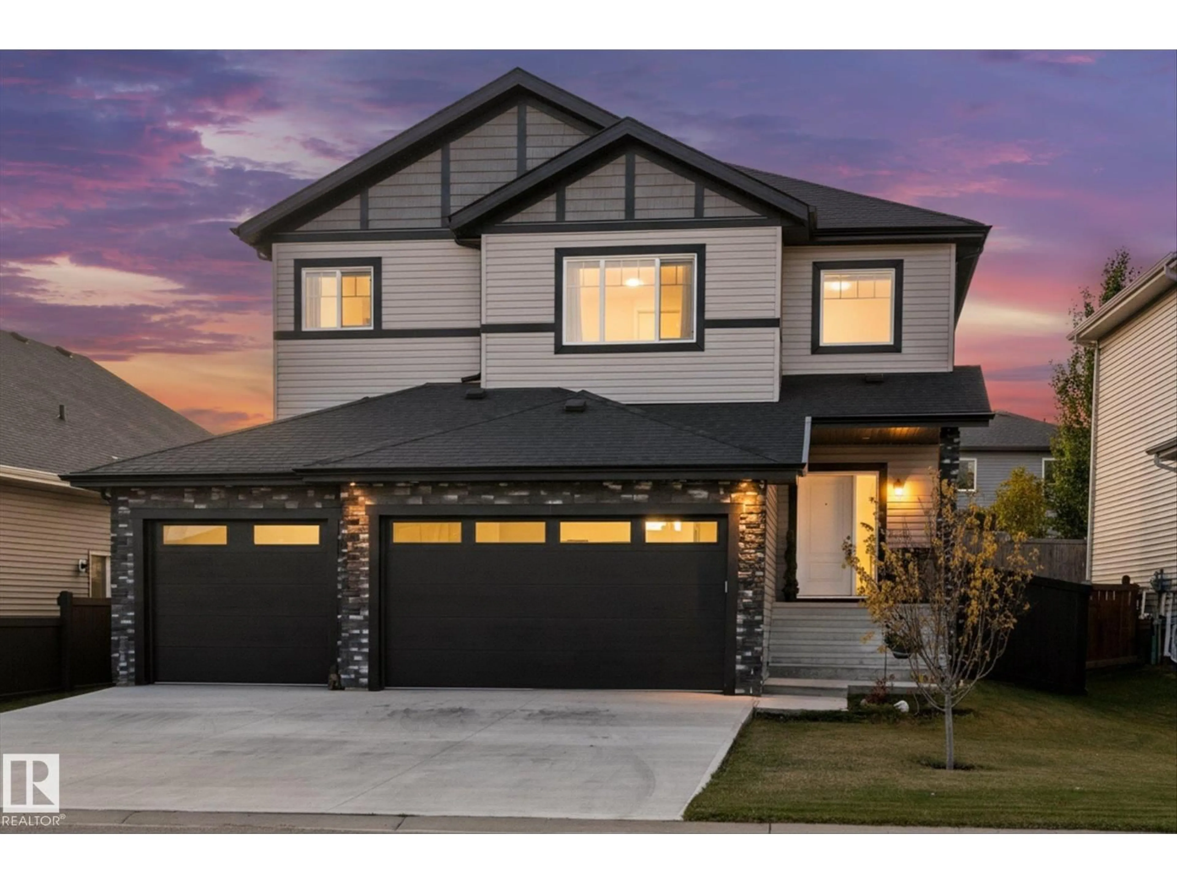 Home with vinyl exterior material, street for 93 LILAC BA, Spruce Grove Alberta T7X0V7