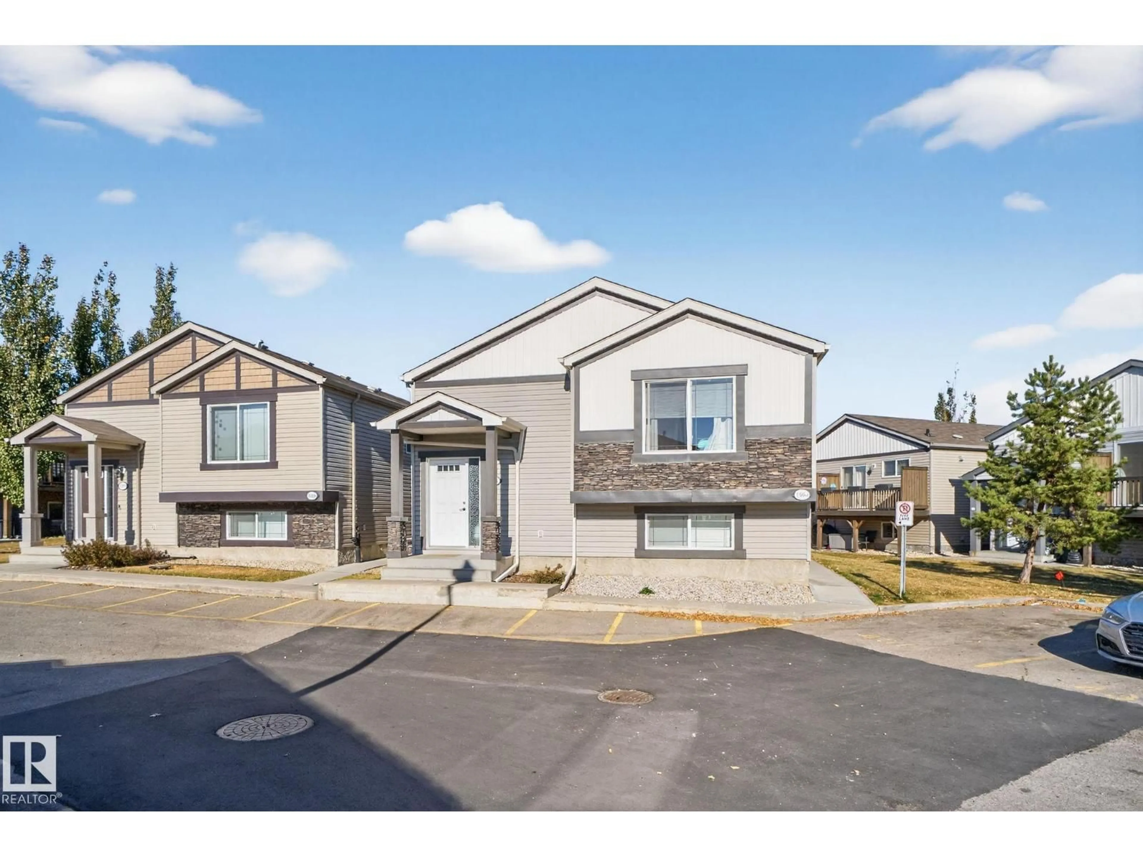 Home with vinyl exterior material, street for 142 - 195 SELKIRK PL, Leduc Alberta T9E0M9