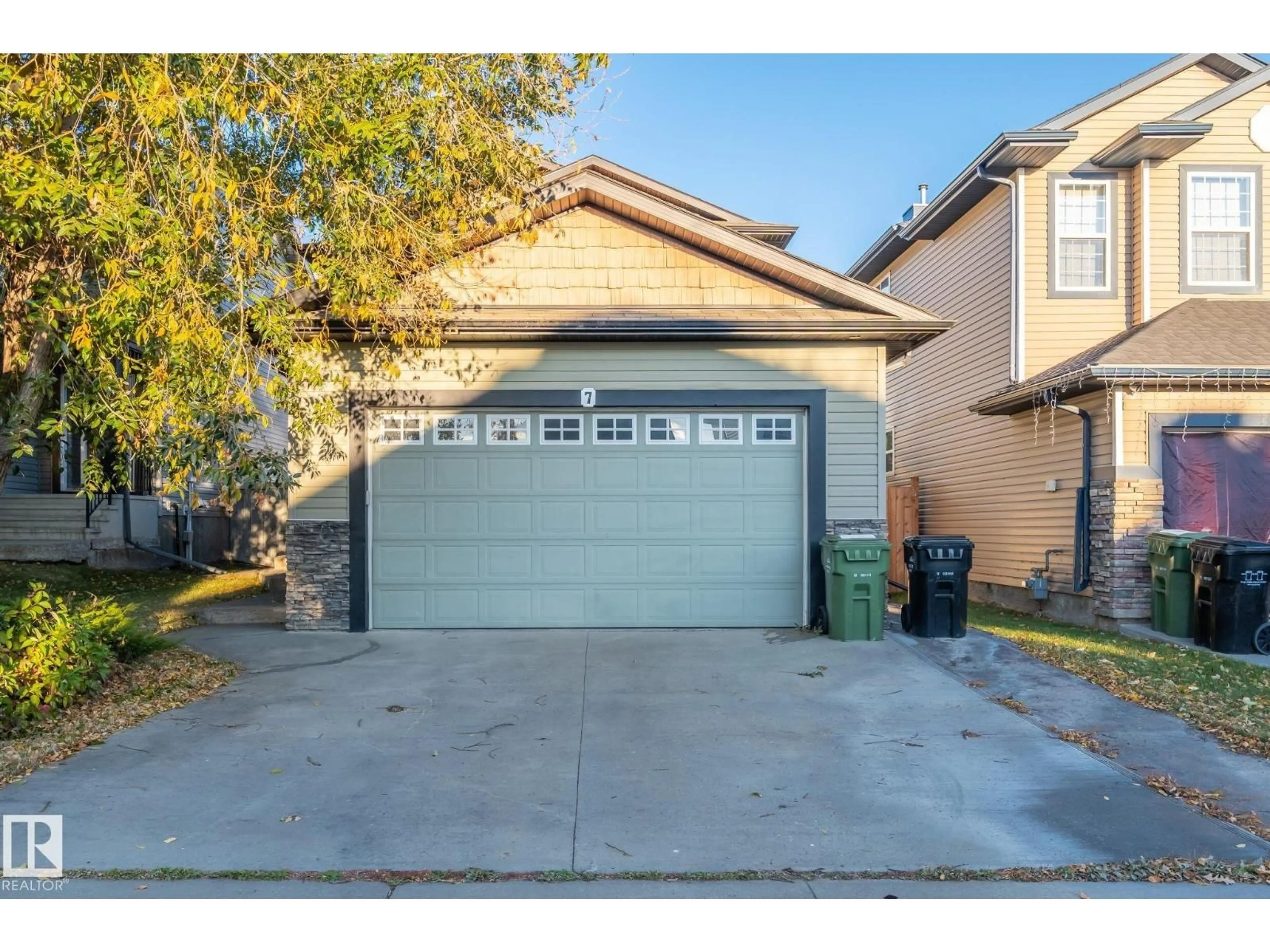 Indoor garage for 7 SNOWBIRD CRES, Leduc Alberta T9E0H5