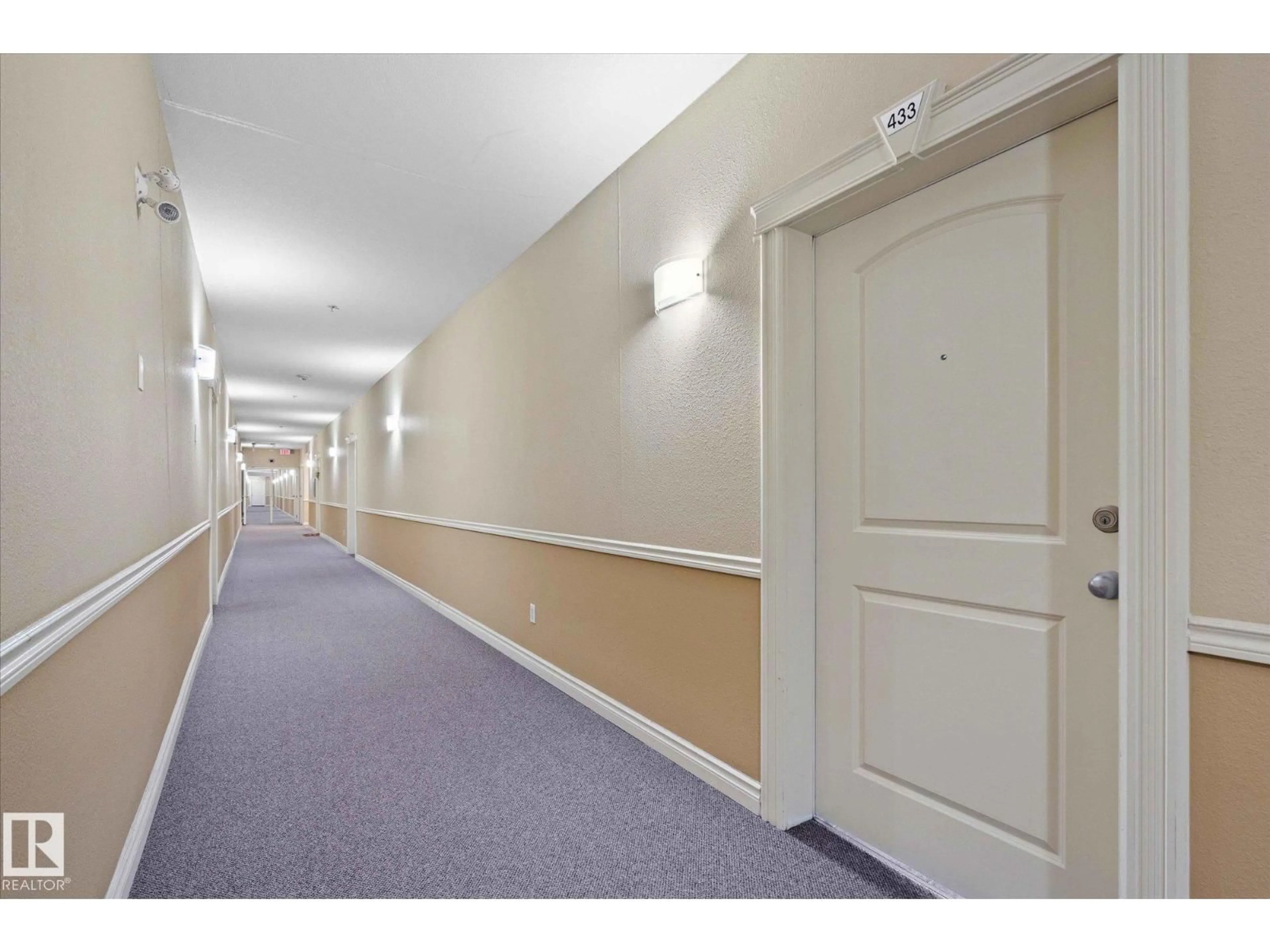 Indoor foyer for 50 WOODSMERE, Fort Saskatchewan Alberta T8L4N9