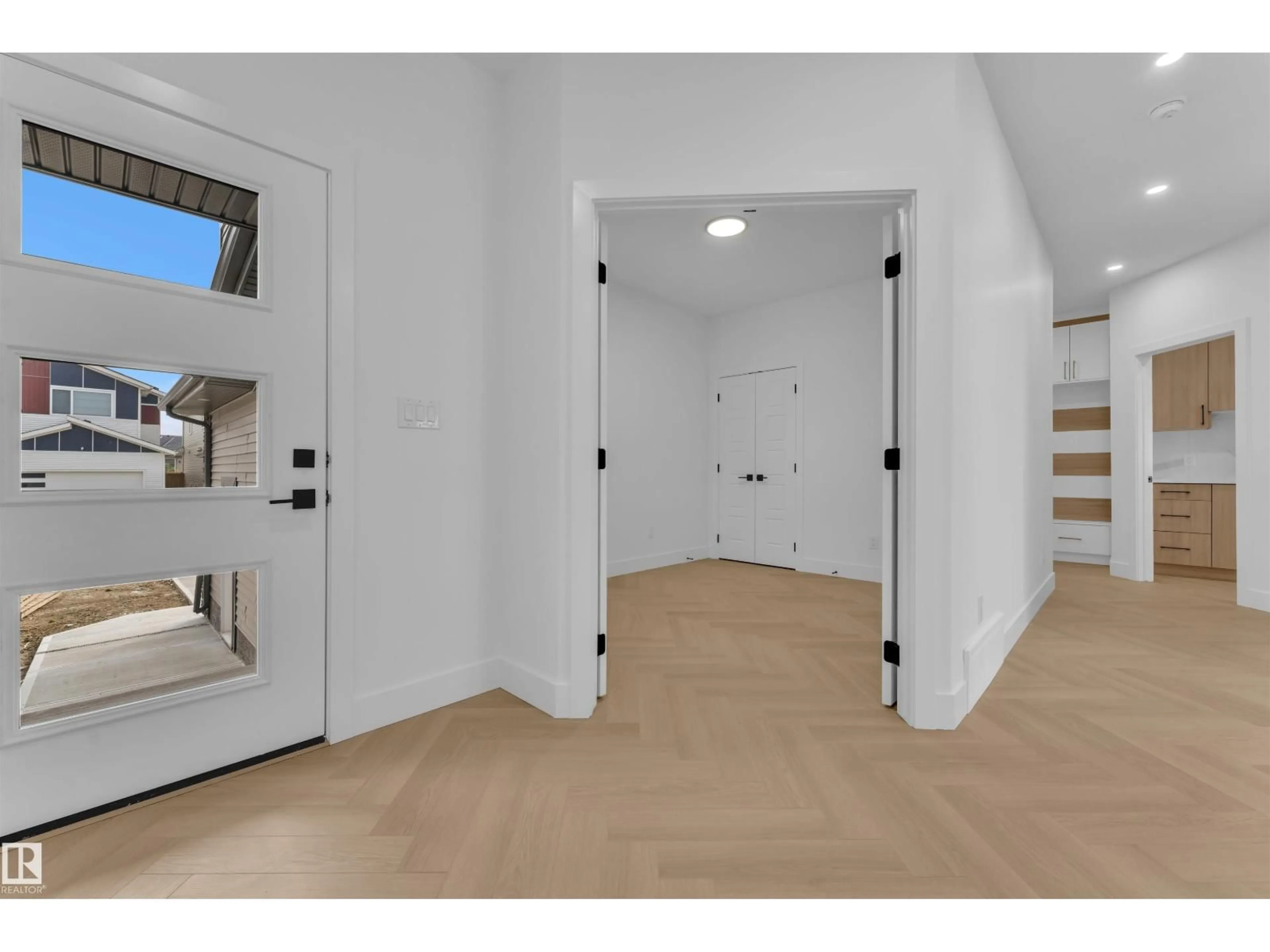 Indoor entryway for 12 DALQUIST BA, Leduc Alberta T9E1N7