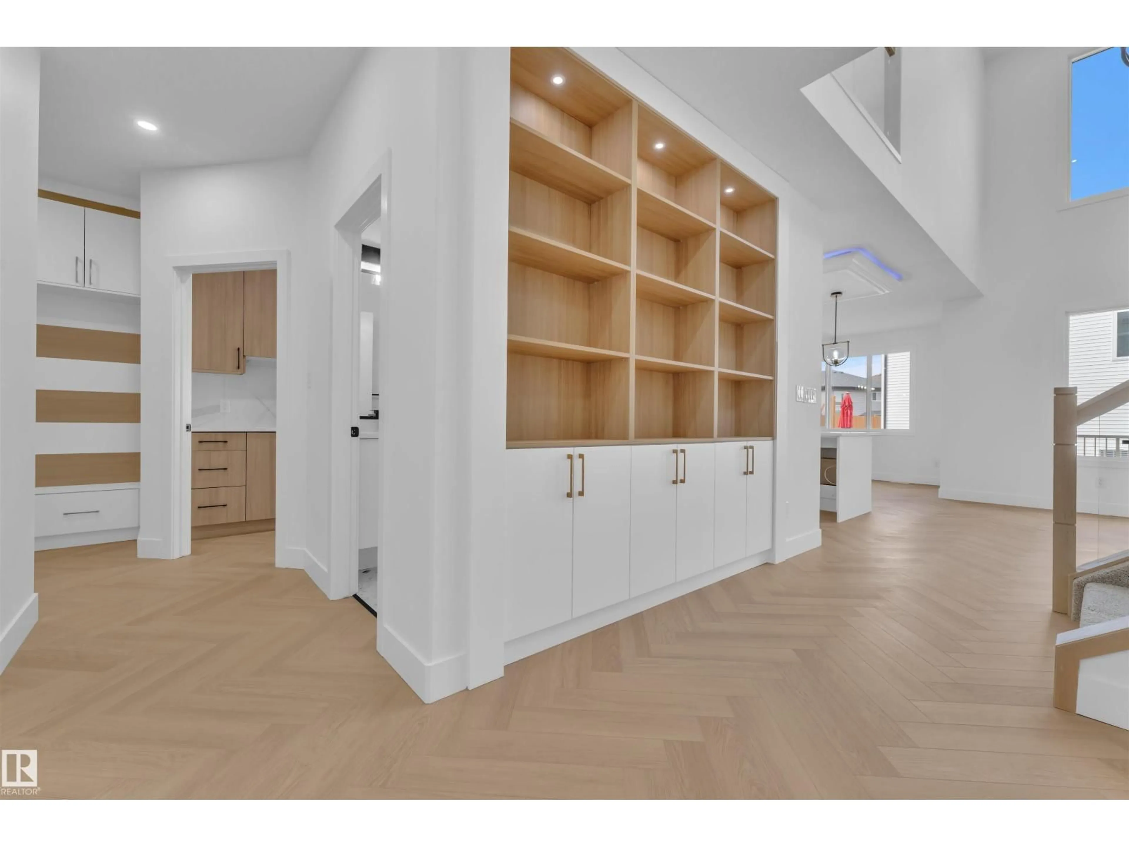 Indoor entryway for 12 DALQUIST BA, Leduc Alberta T9E1N7