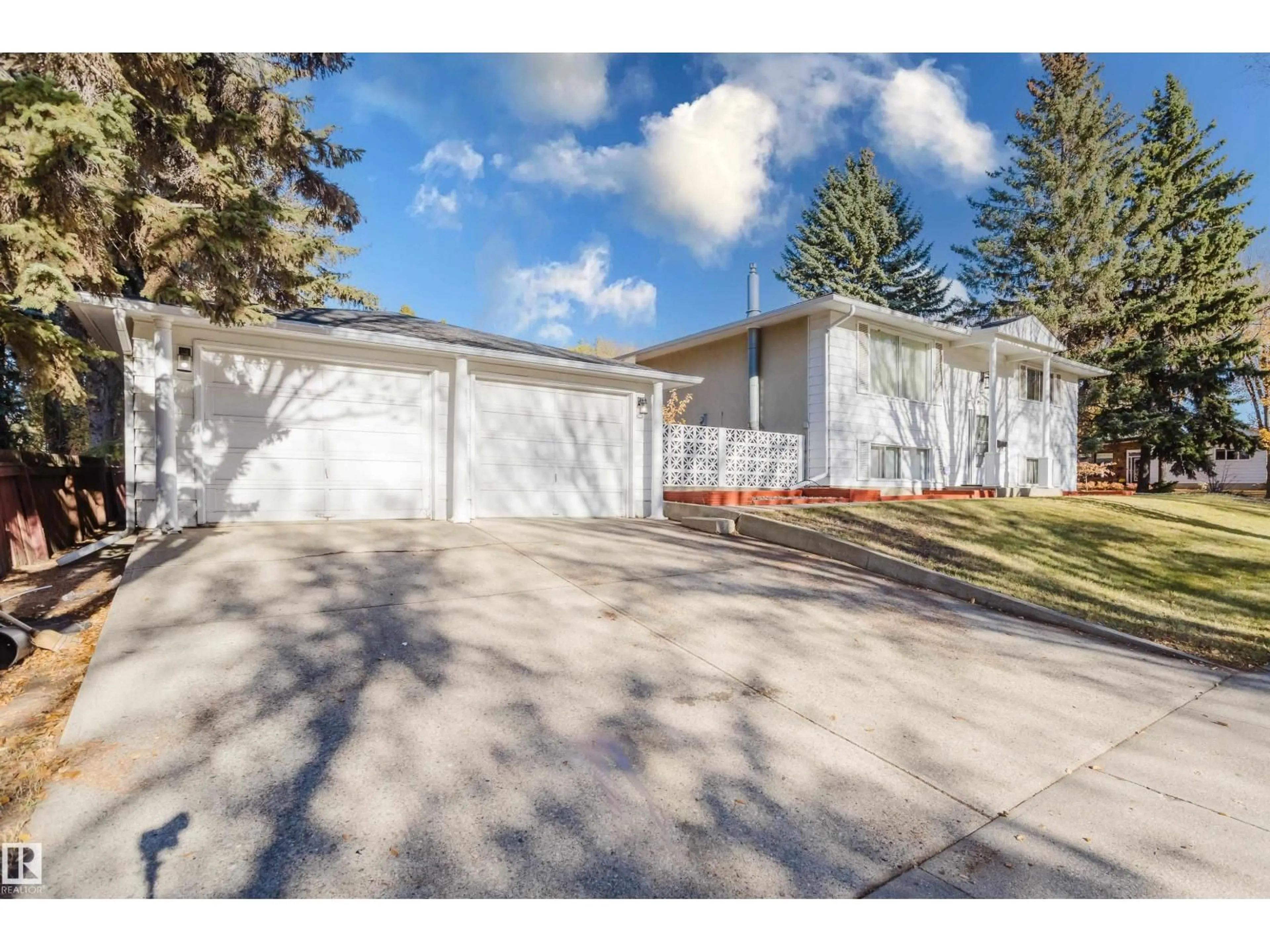 Unknown for 2 FLEETWOOD CR, St. Albert Alberta T8N1R5