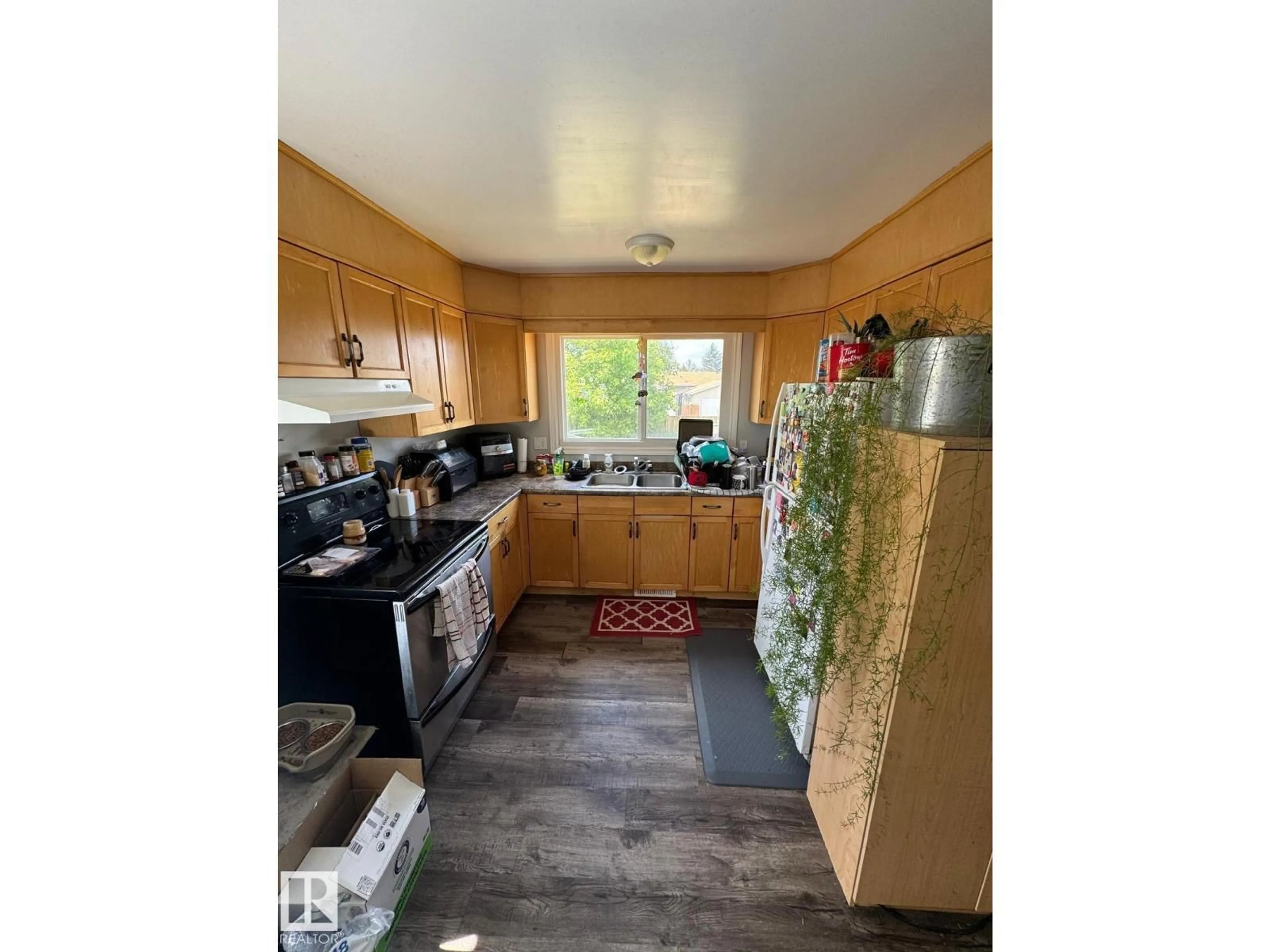 Standard kitchen, unknown for NW - 1504 62 ST, Edmonton Alberta T6L1S8