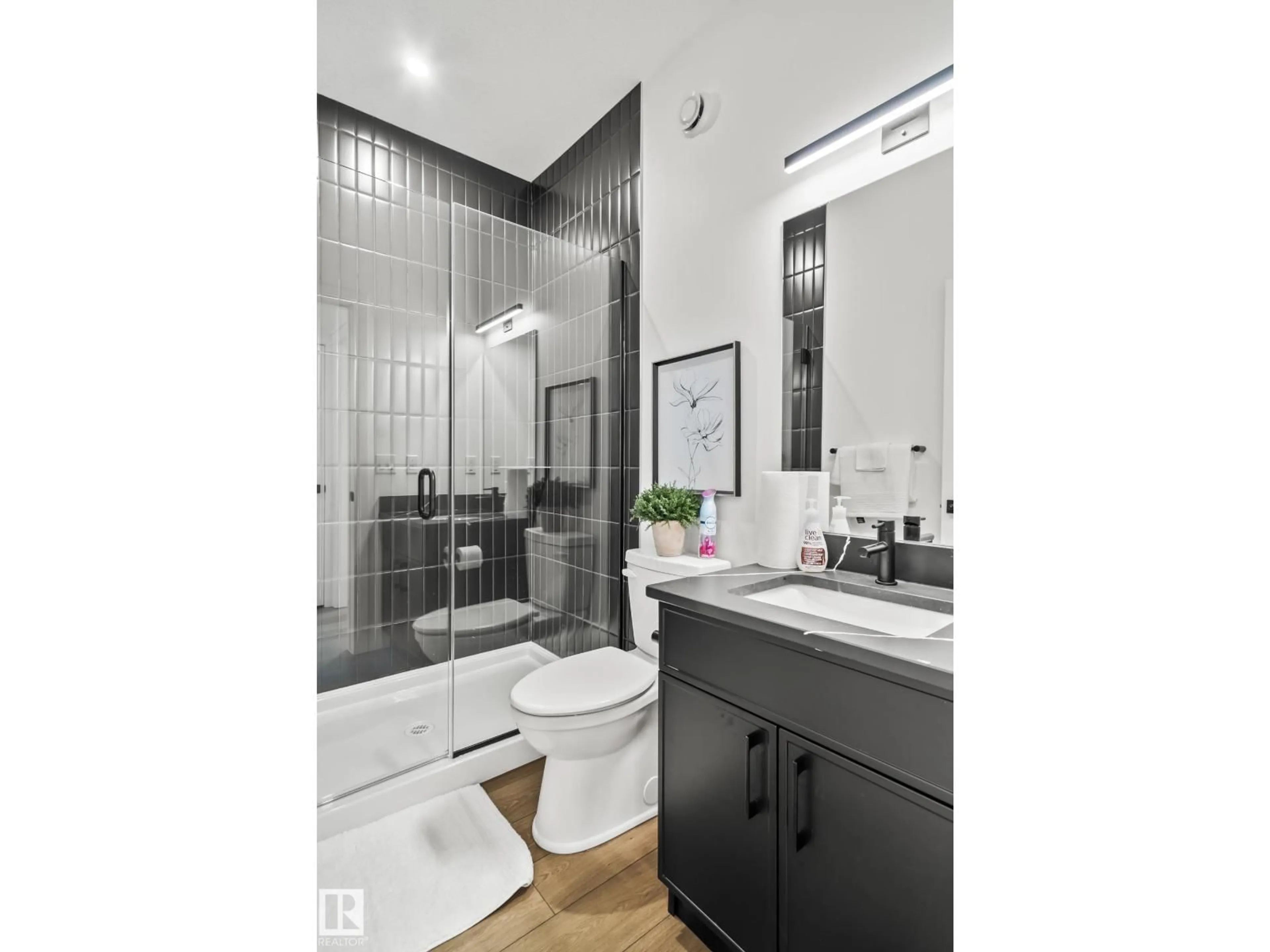 Contemporary bathroom, ceramic/tile floor for 68 FENWYCK BV, Spruce Grove Alberta T7X3G5