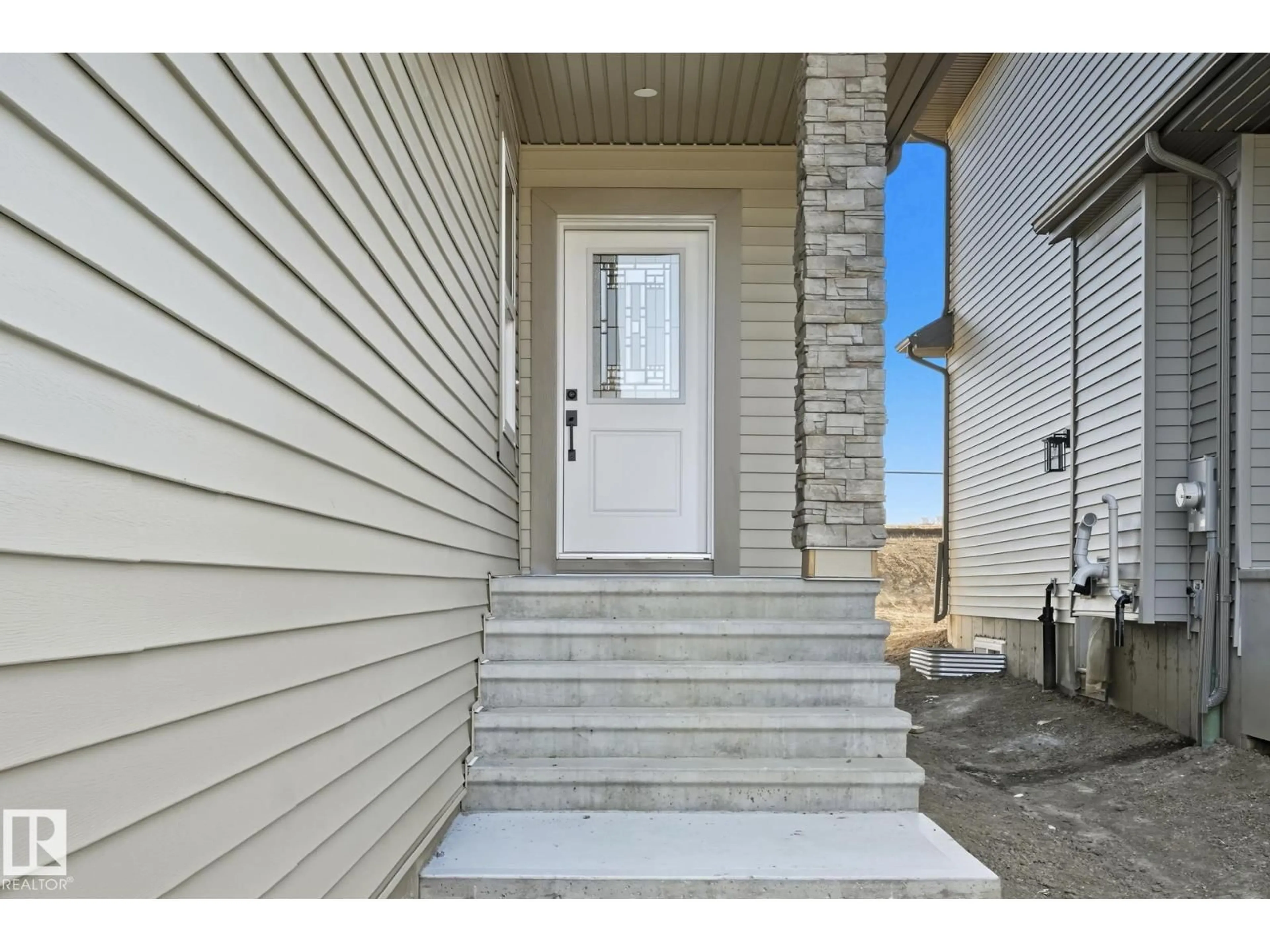 Indoor entryway for 66 HEMINGWAY CR, Spruce Grove Alberta T7X2L6