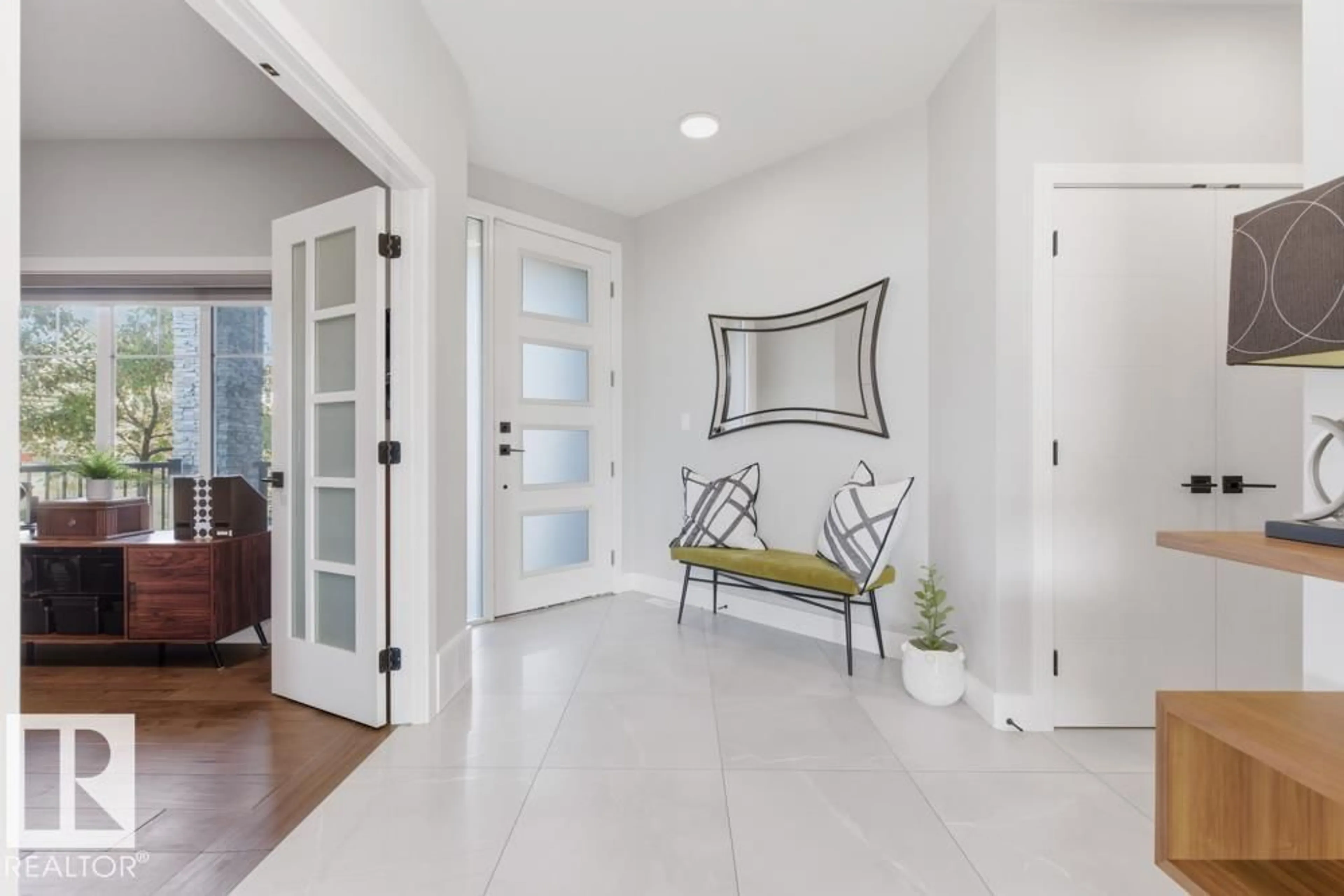 Indoor entryway for 17849 9A AV, Edmonton Alberta T6W3K1
