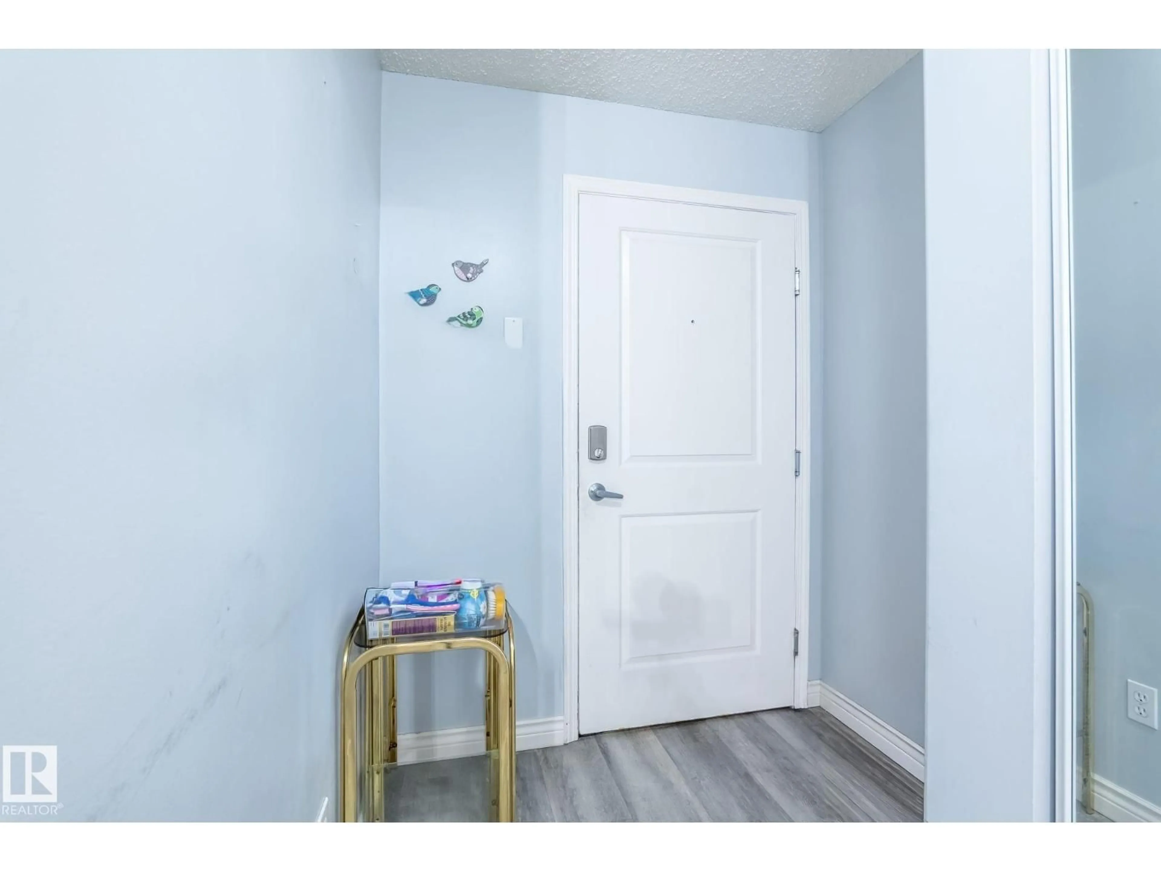 Indoor entryway for #114 - 2305 35A AV, Edmonton Alberta T6T1Z2