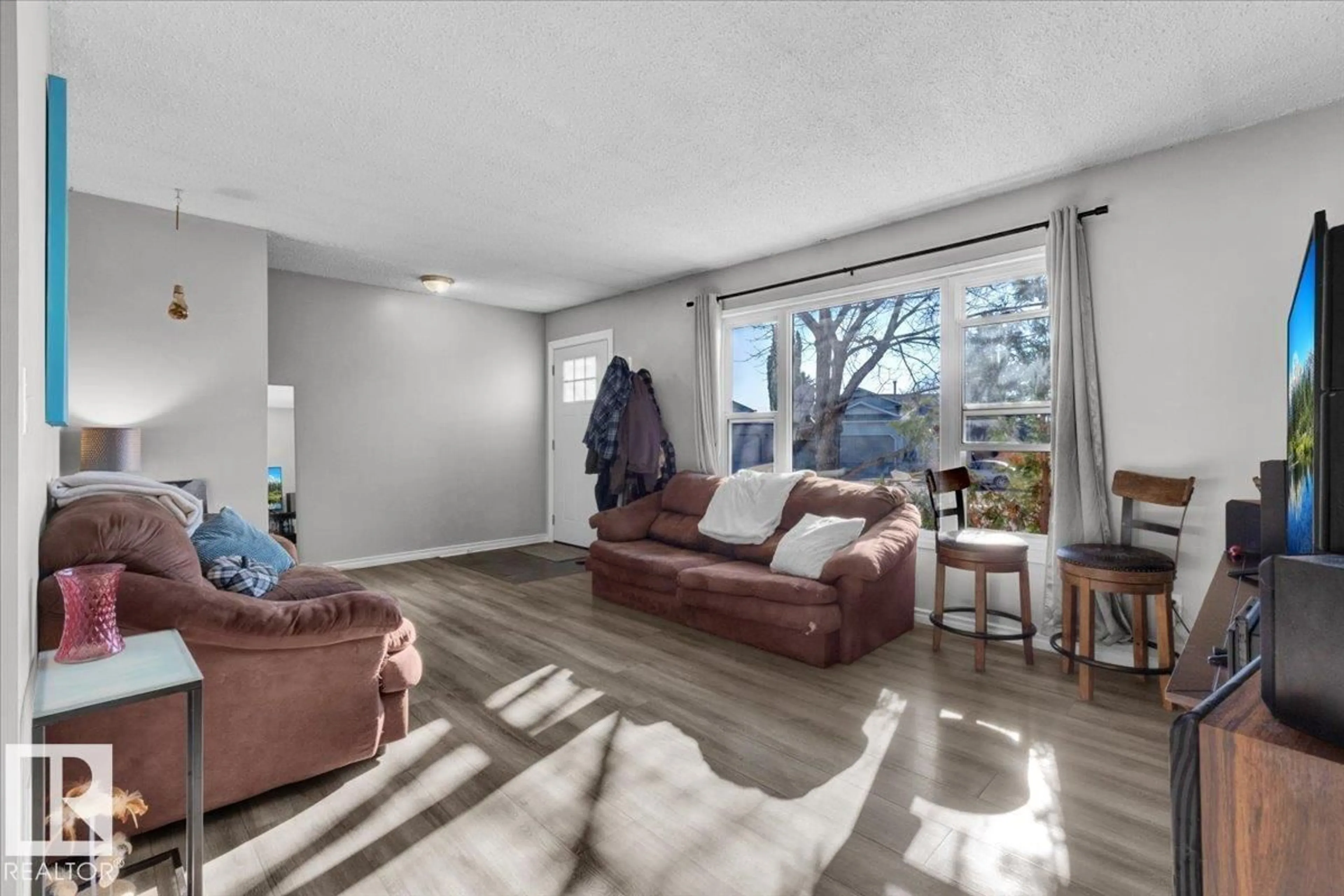 Living room with furniture, unknown for 6 GLENDALE CR, Stony Plain Alberta T7Z1A8