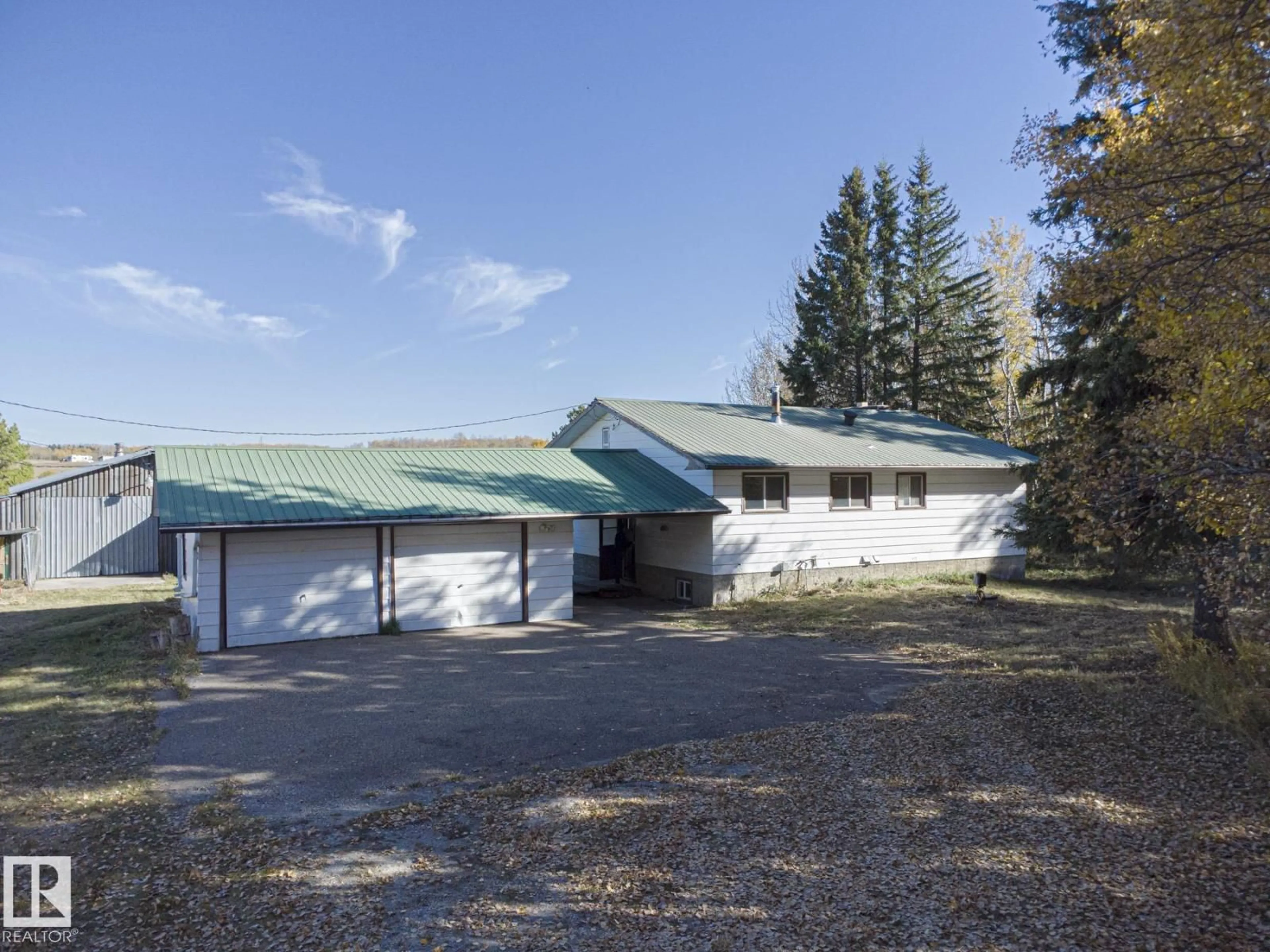 A pic from outside/outdoor area/front of a property/back of a property/a pic from drone, unknown for 51249 RGE ROAD 232, Rural Strathcona County Alberta T8B1K8