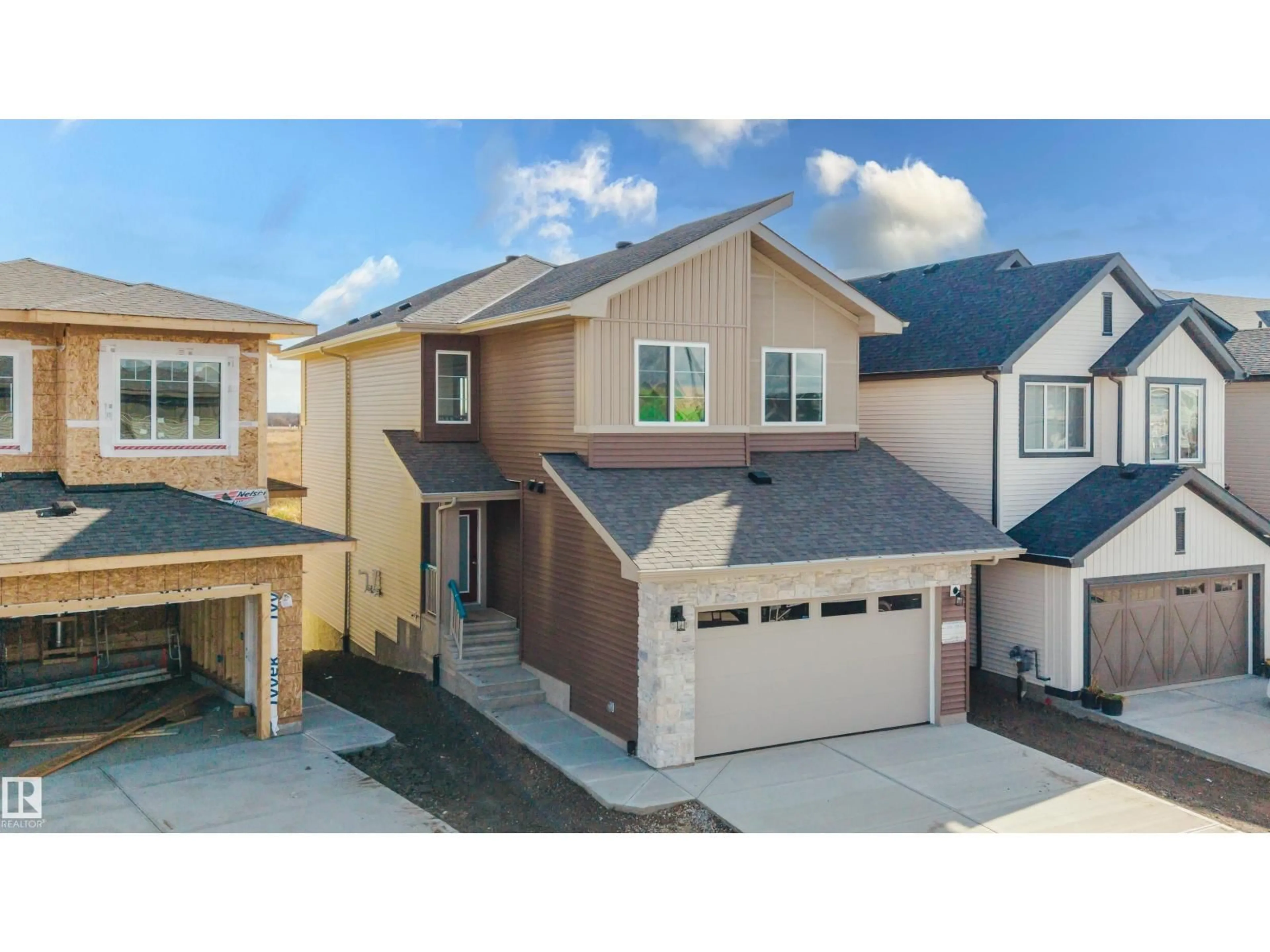 A pic from outside/outdoor area/front of a property/back of a property/a pic from drone, street for NW - 2803 188 ST, Edmonton Alberta T6M3J1
