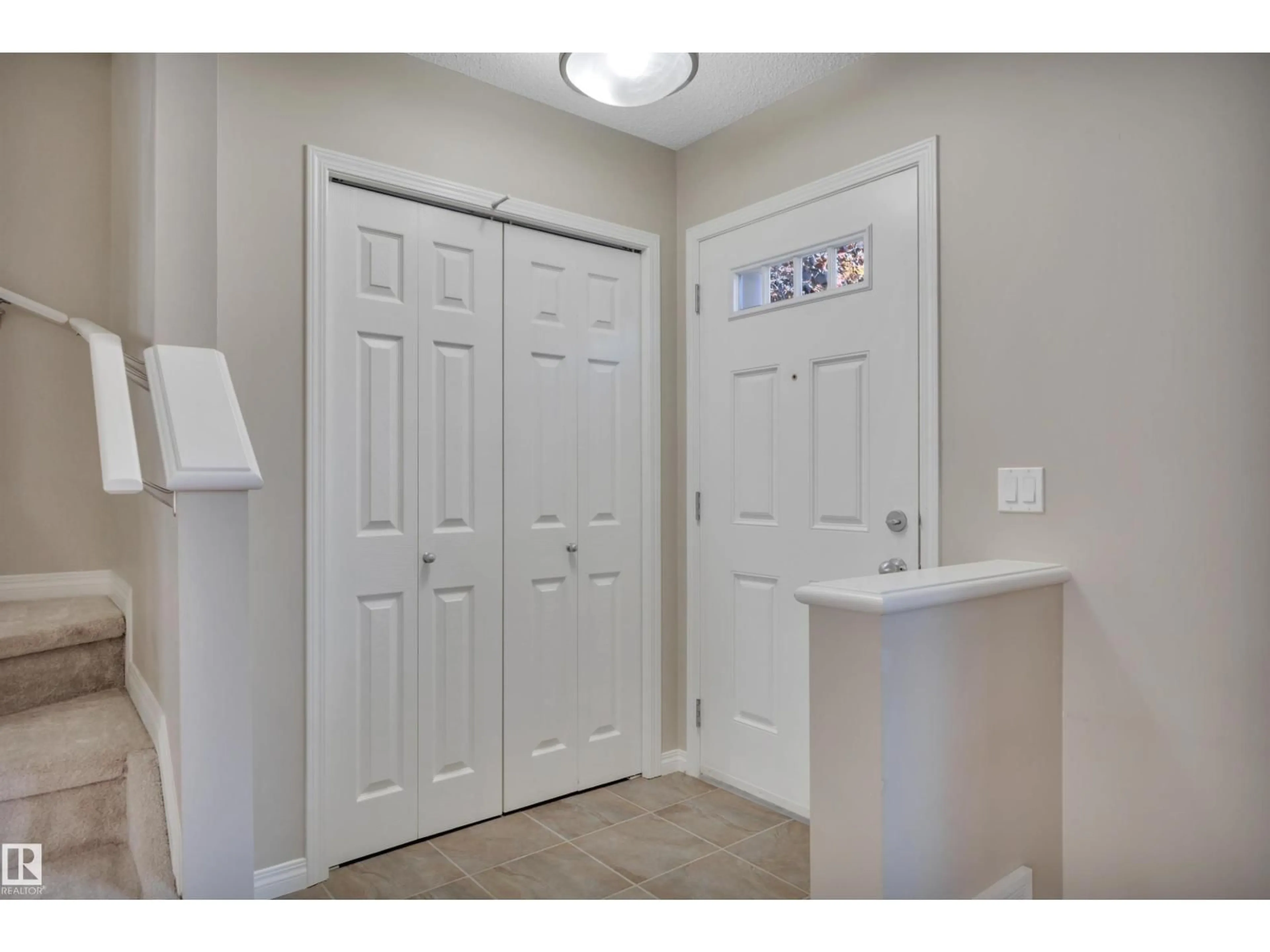 Indoor entryway for #148 - 1804 70 ST, Edmonton Alberta T6X0H4
